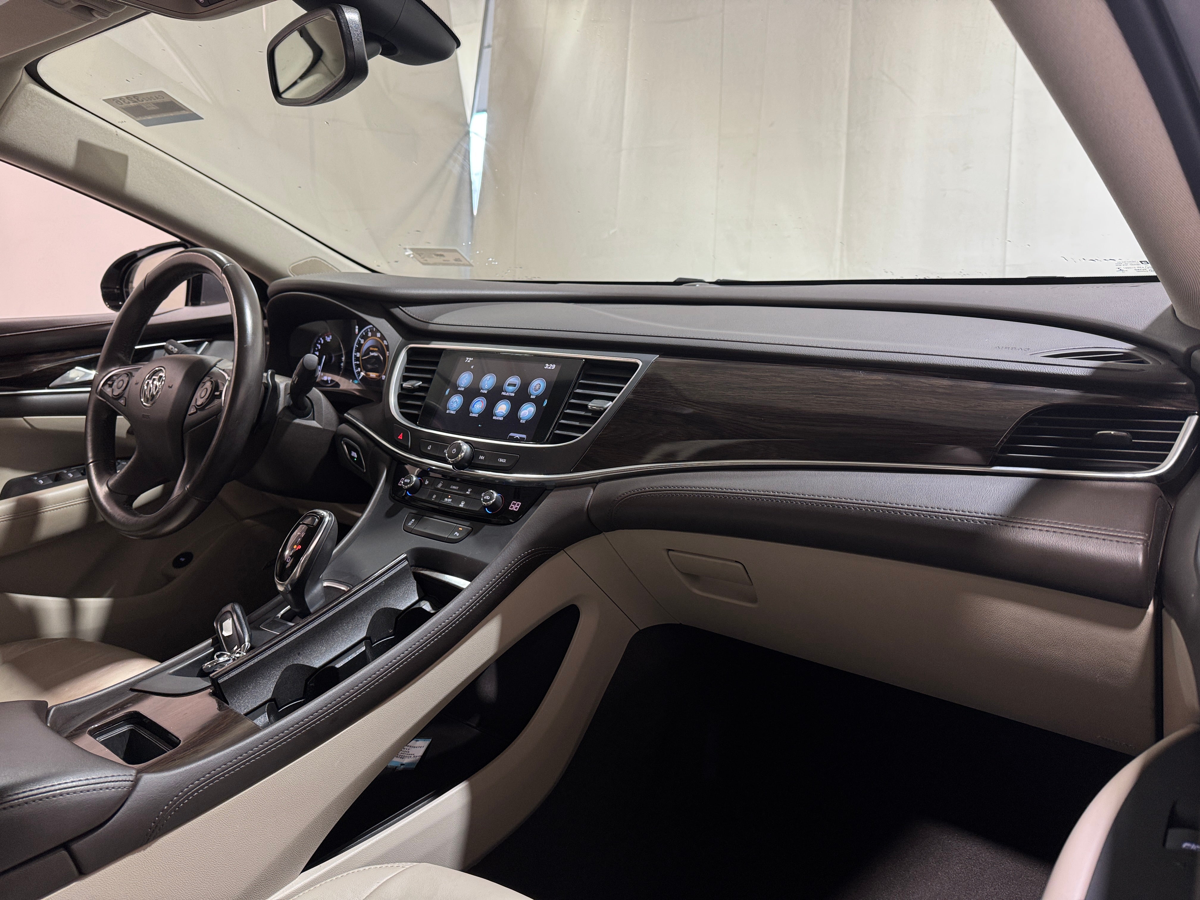 2017 Buick LaCrosse Essence 2
