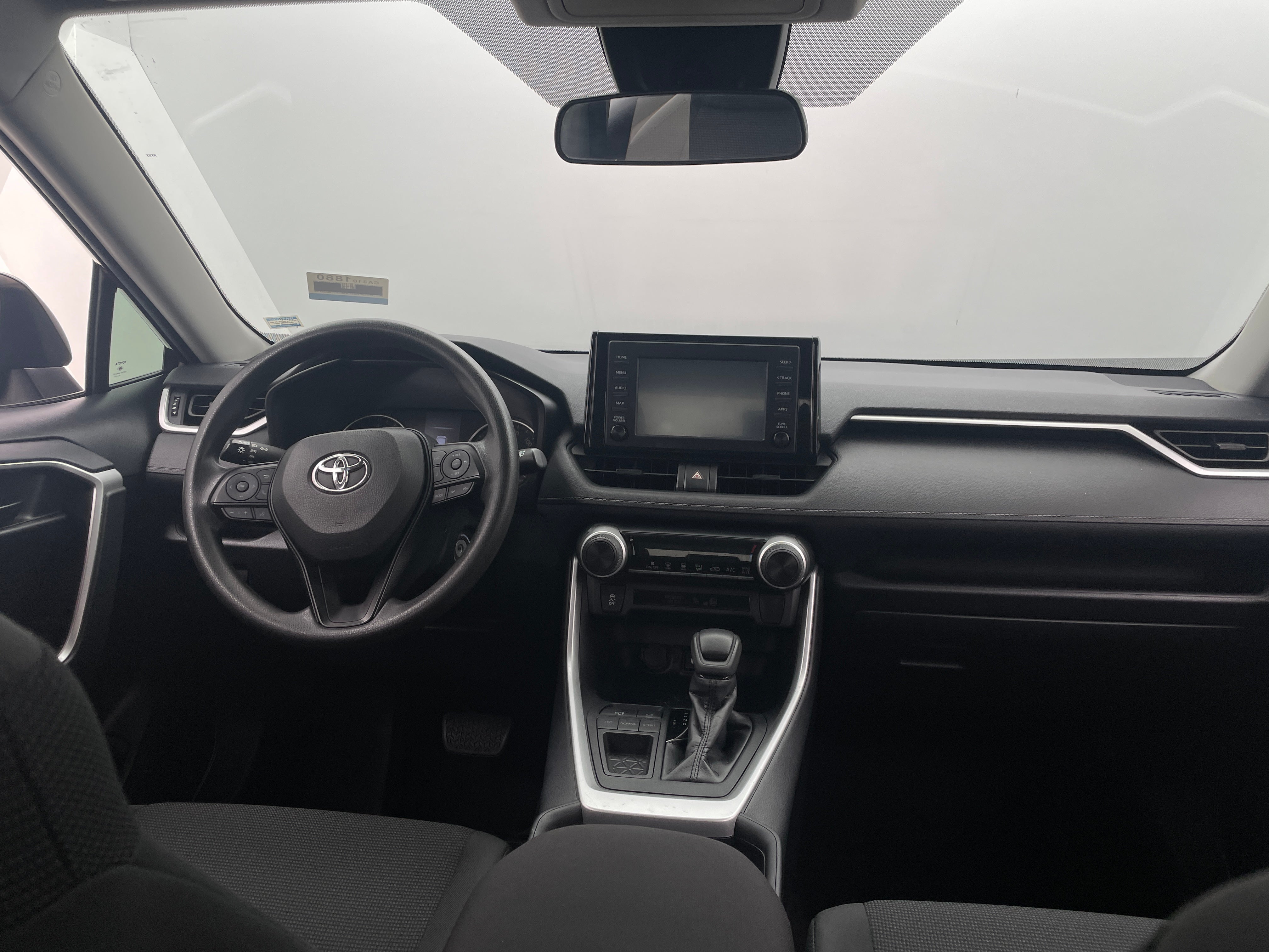 2019 Toyota RAV4 LE 3