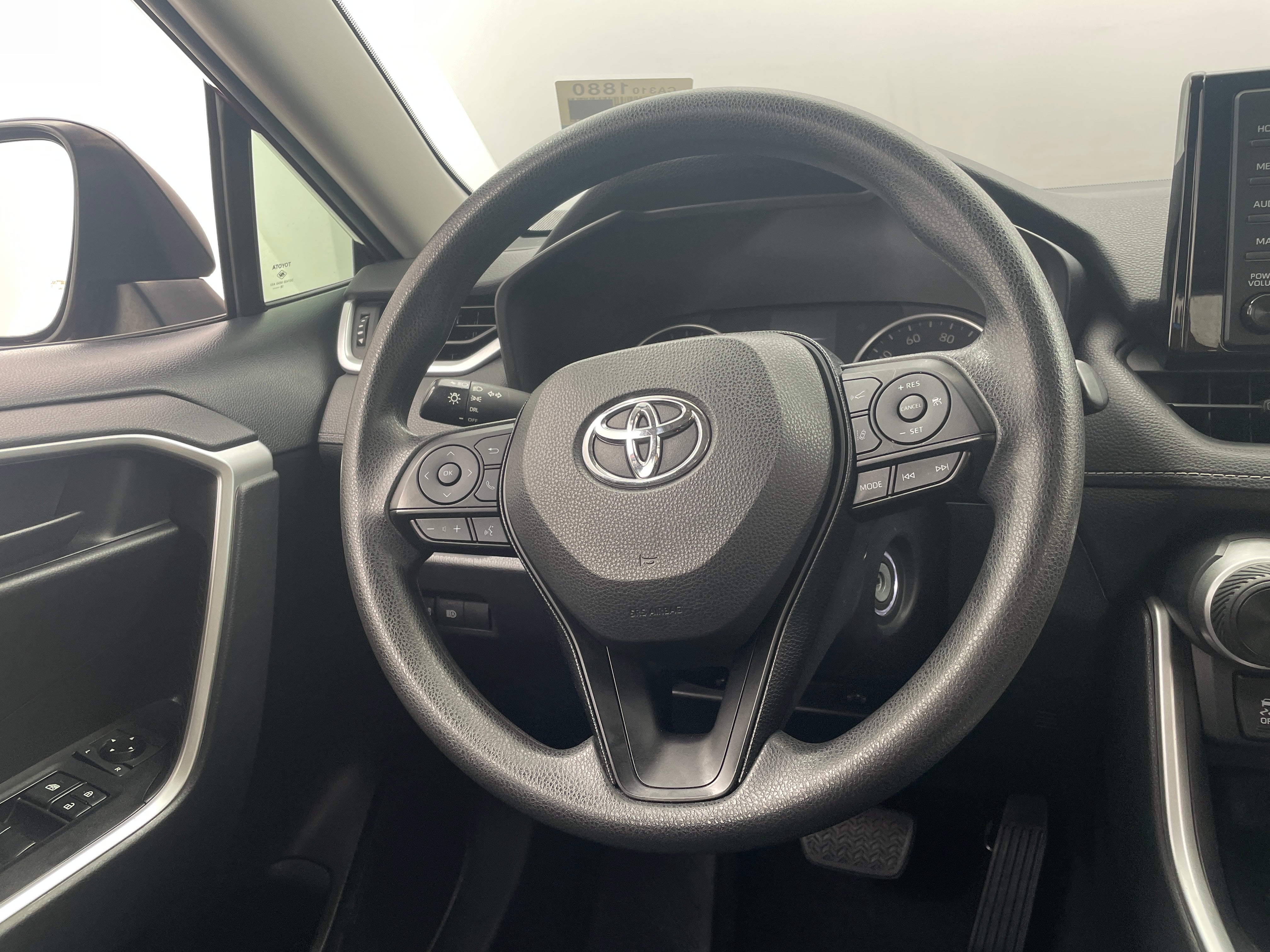 2019 Toyota RAV4 LE 5