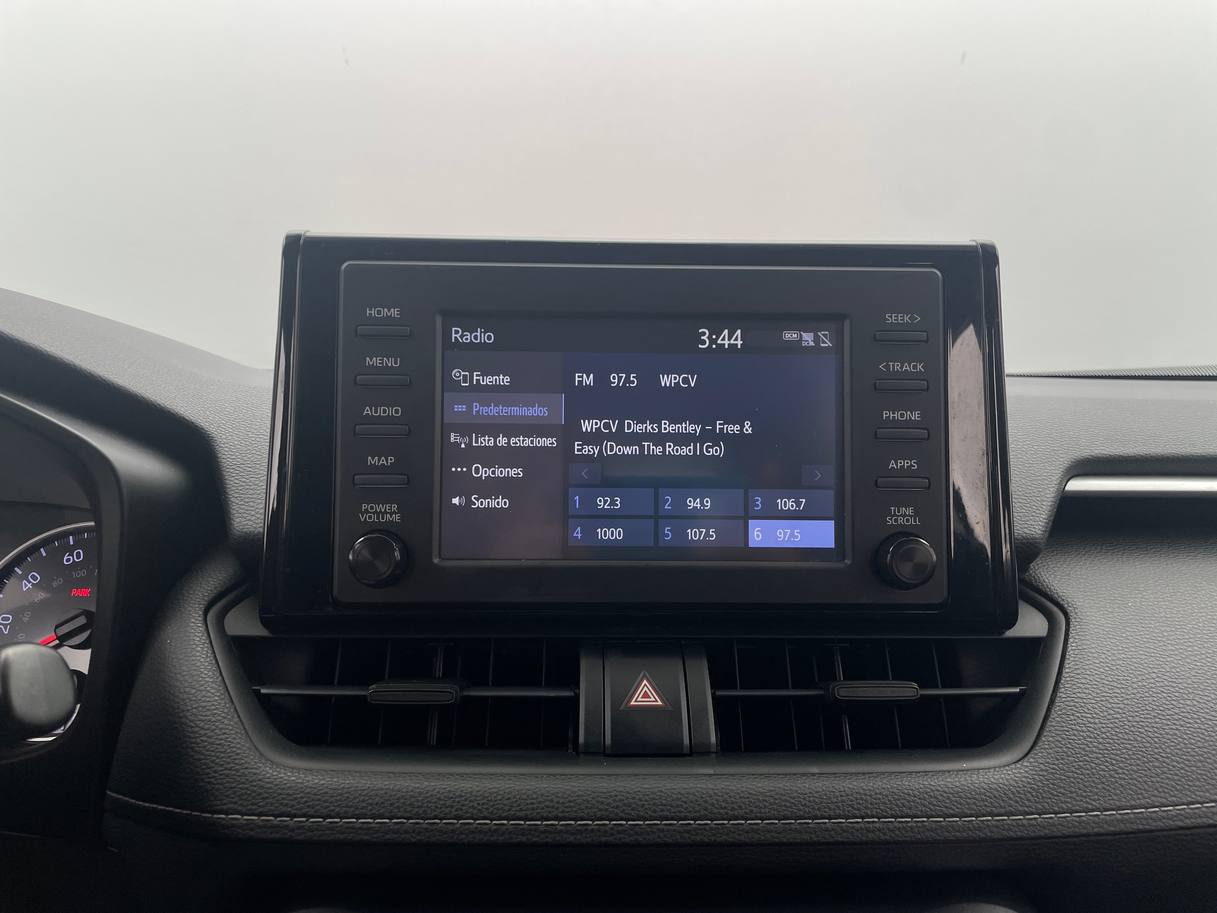 2019 Toyota RAV4 LE 4
