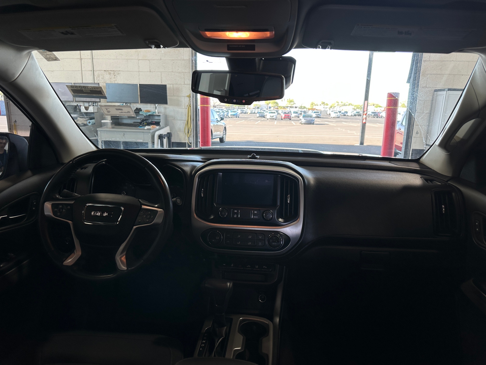 Thumbnail: 2020 GMC Canyon - 3