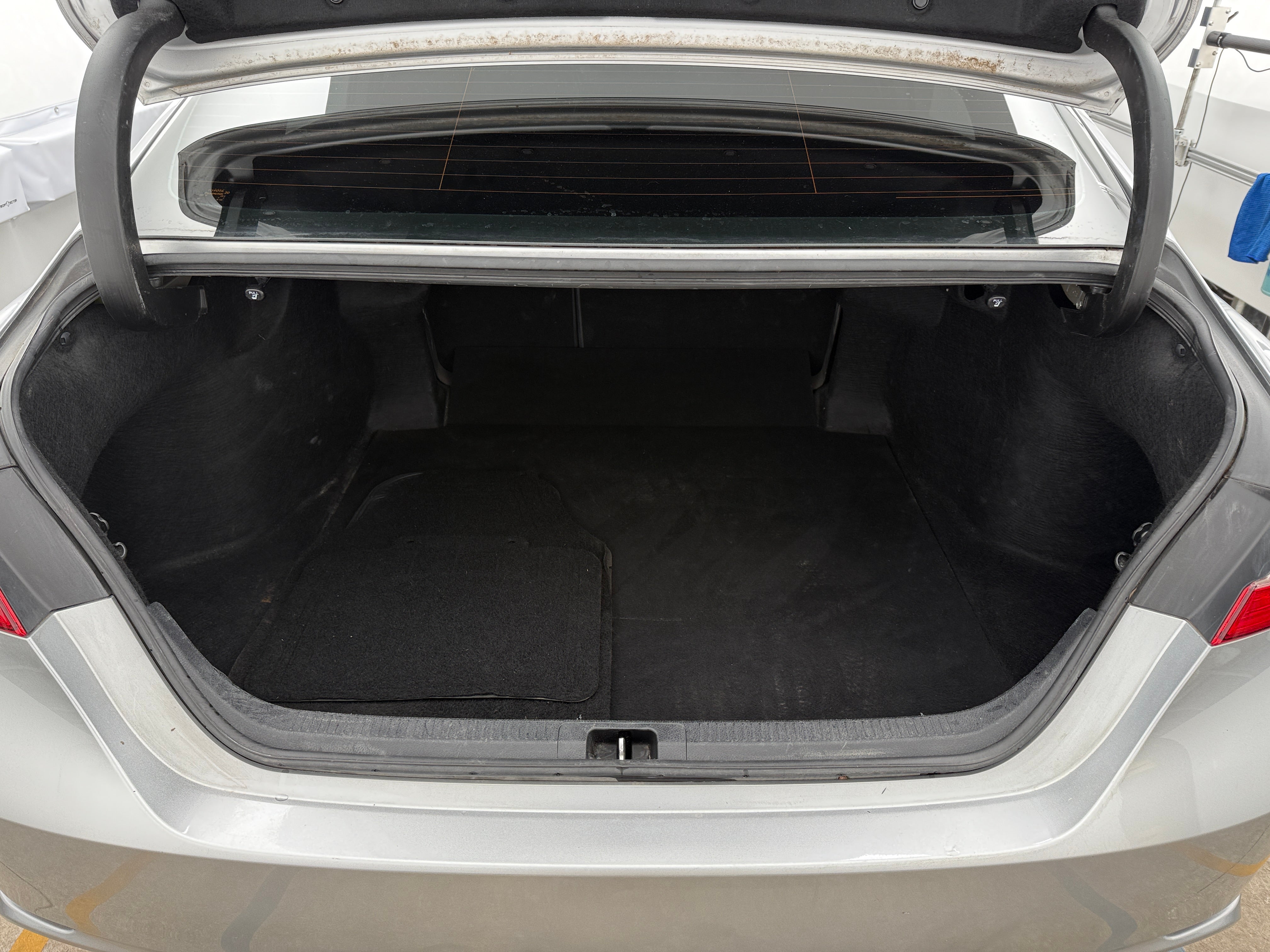 2019 Toyota Camry SE 6