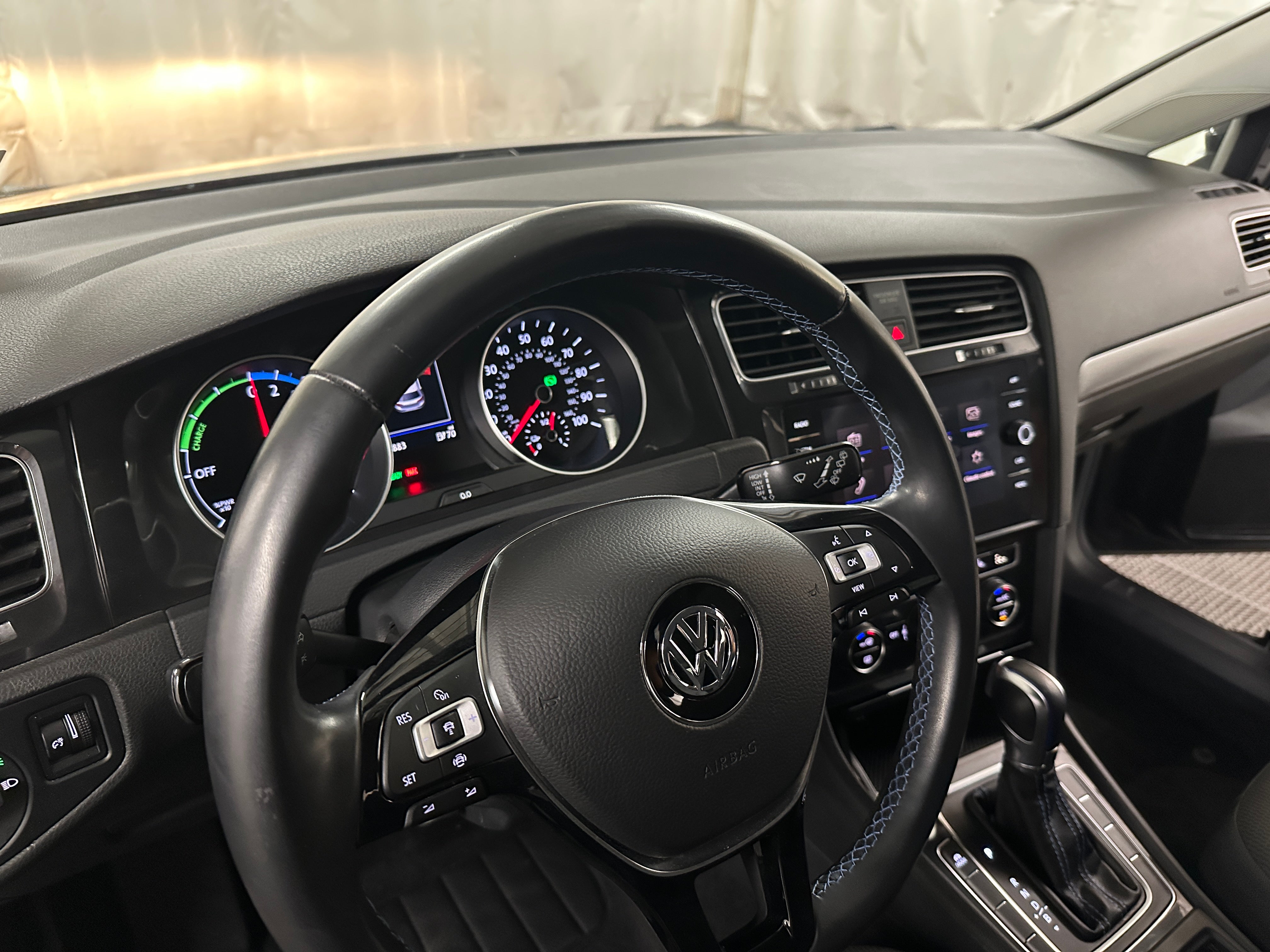 2019 Volkswagen e-Golf SE 3