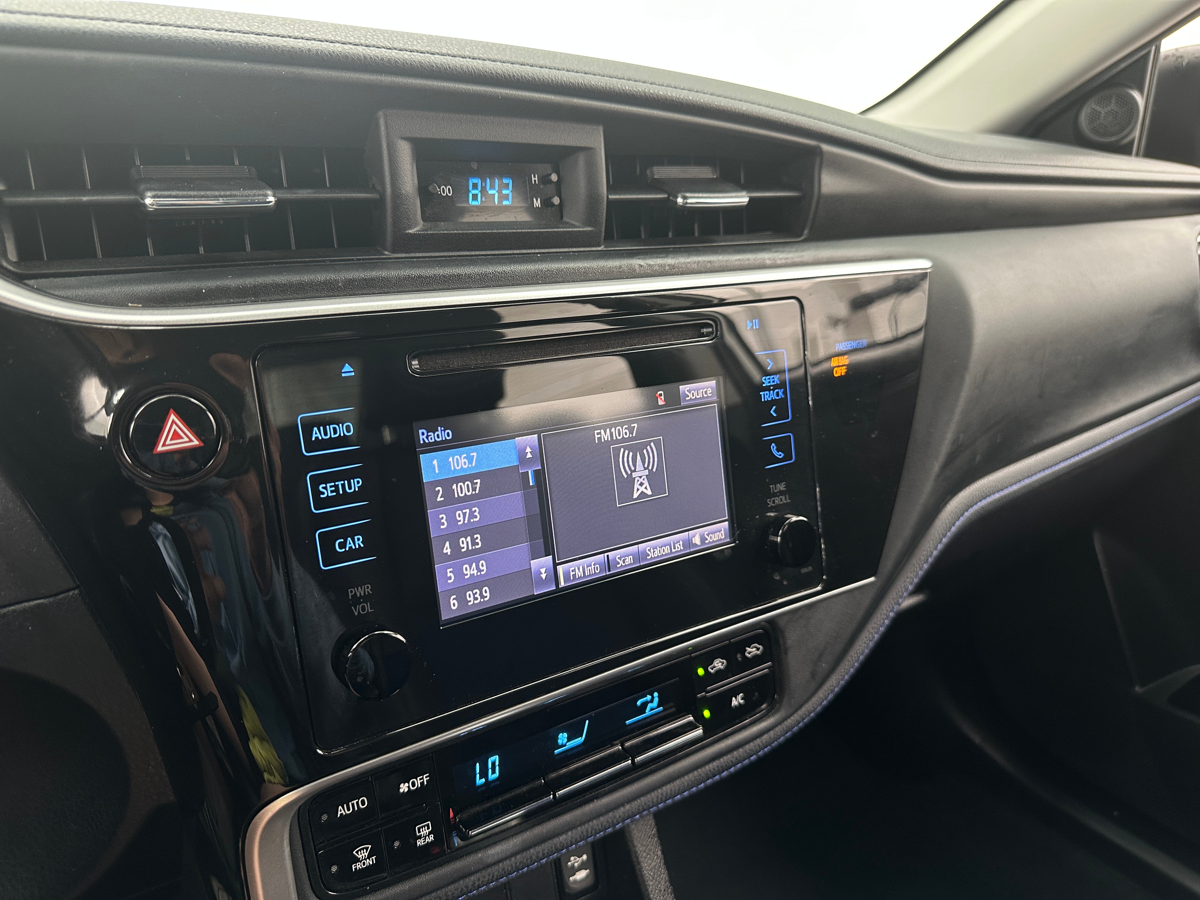2019 Toyota Corolla SE 4