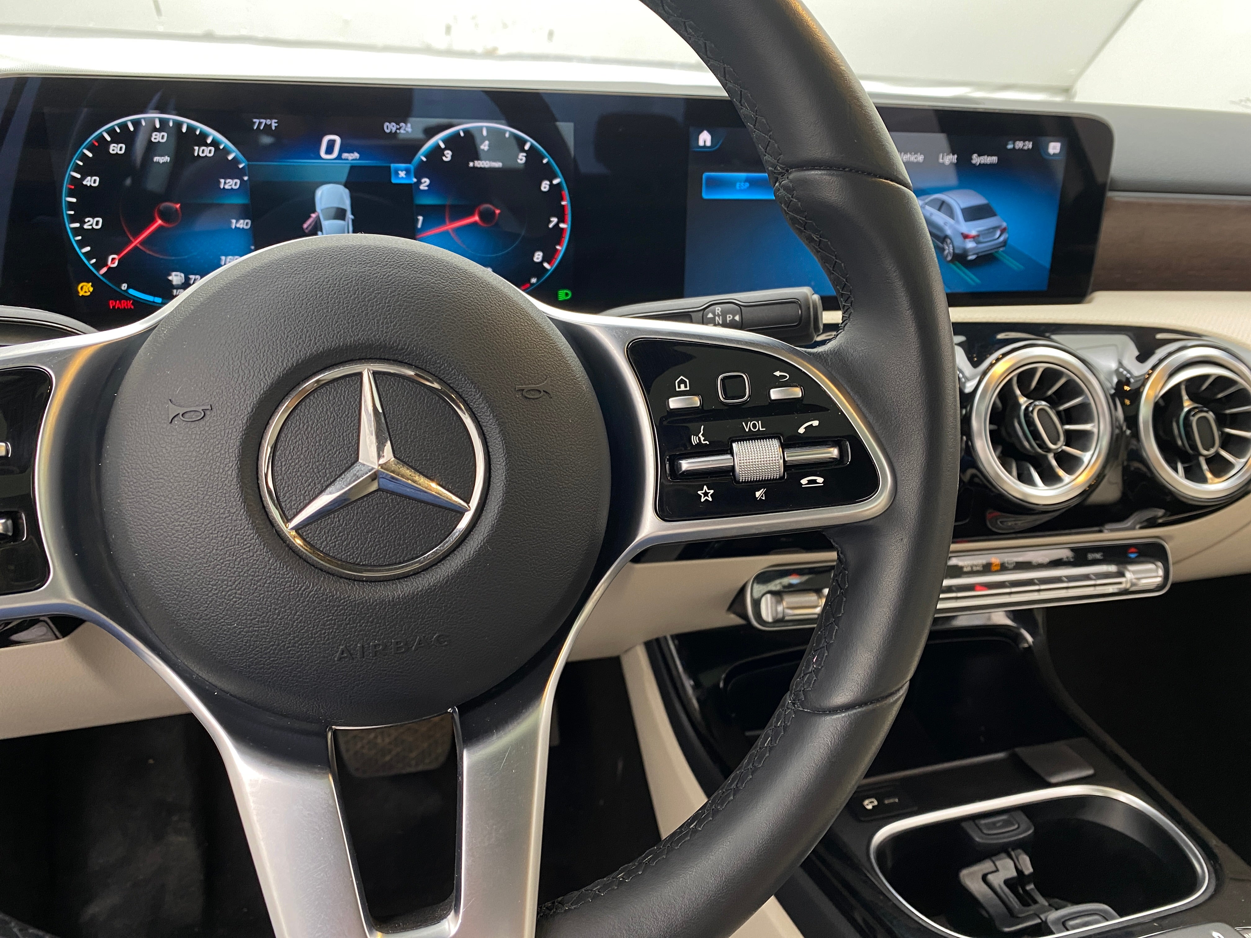 2022 Mercedes-Benz A-Class A 220 4MATIC 3
