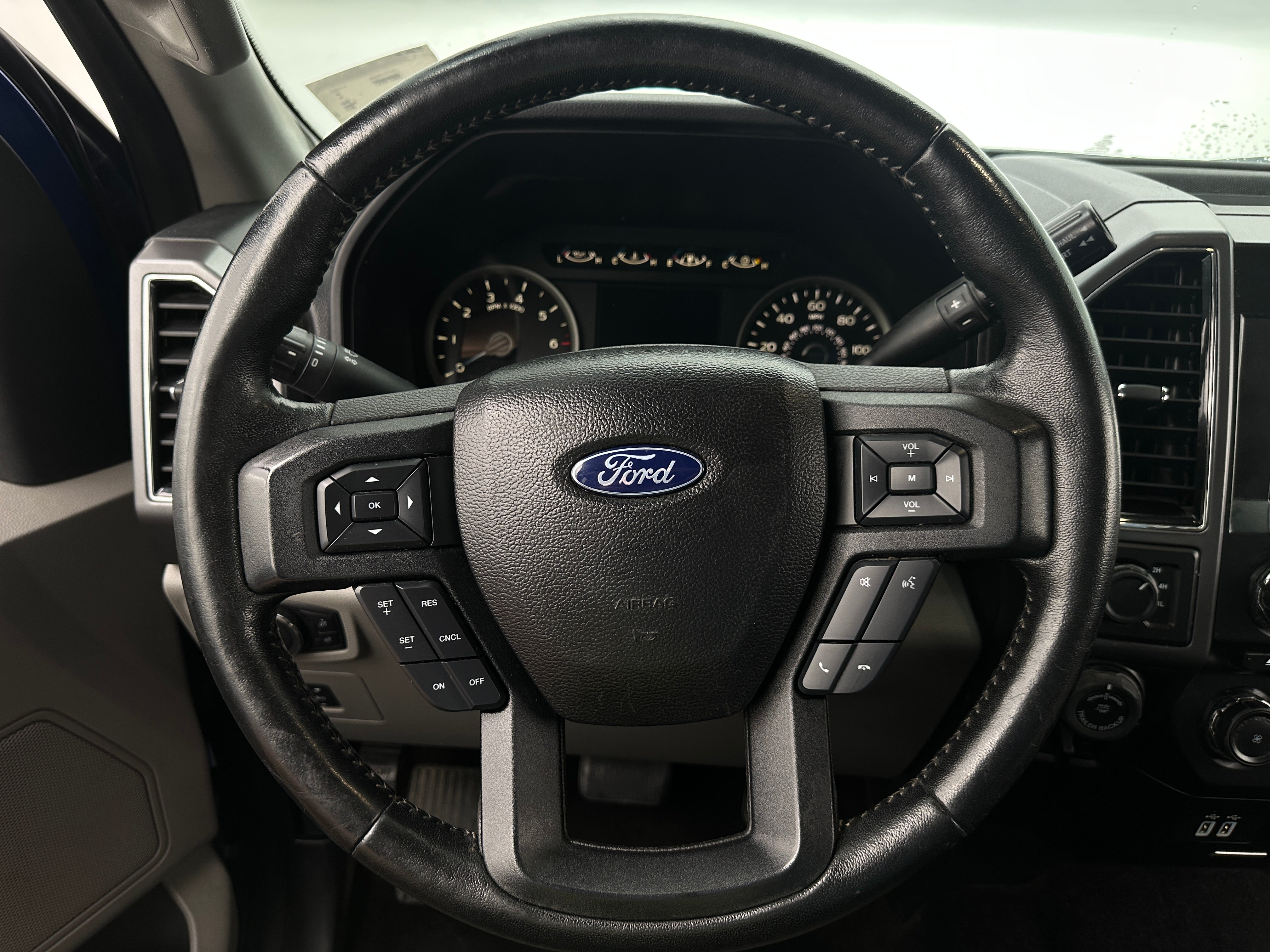 2017 Ford Econoline E-150 5