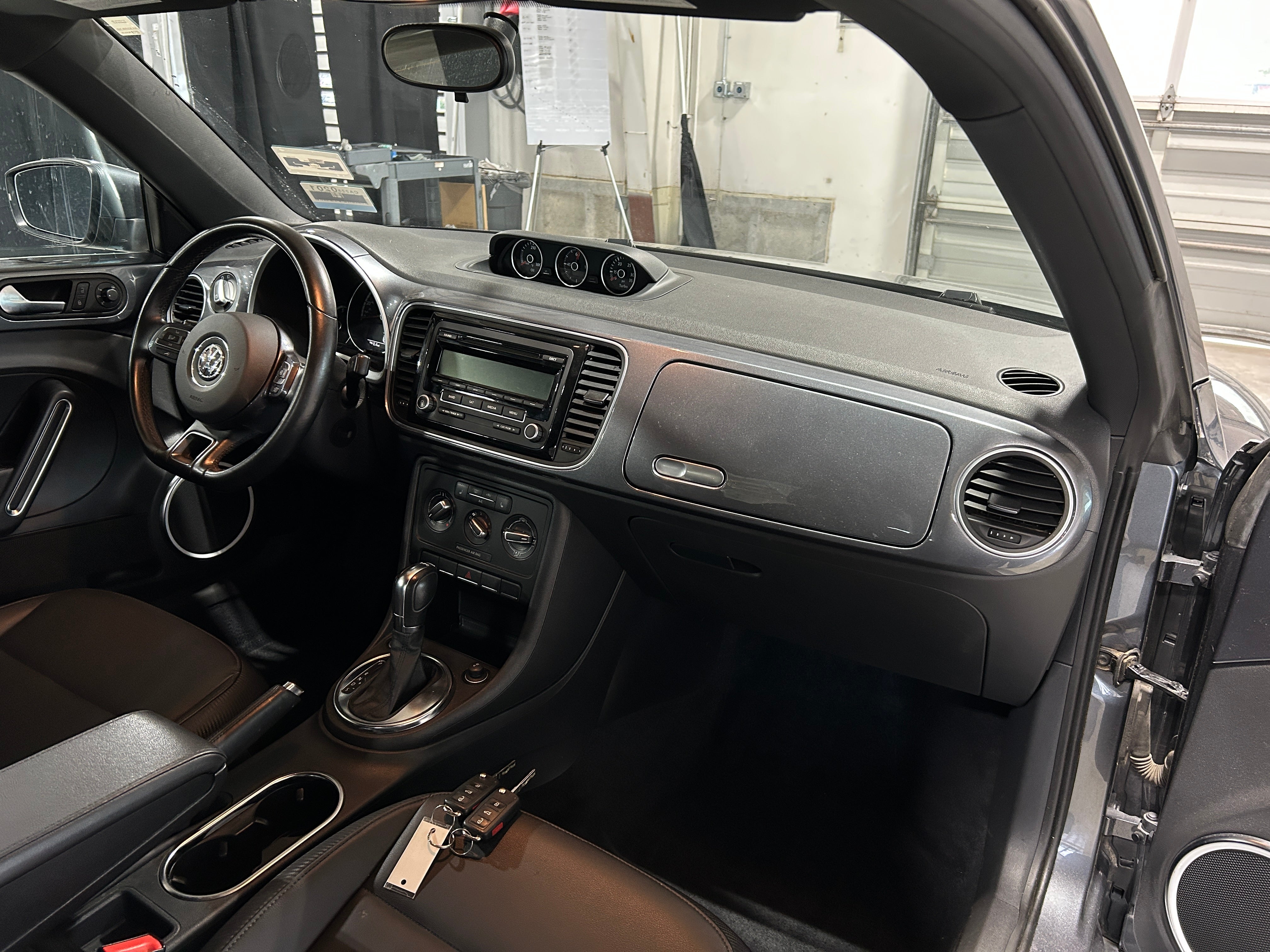 2013 Volkswagen Beetle  2