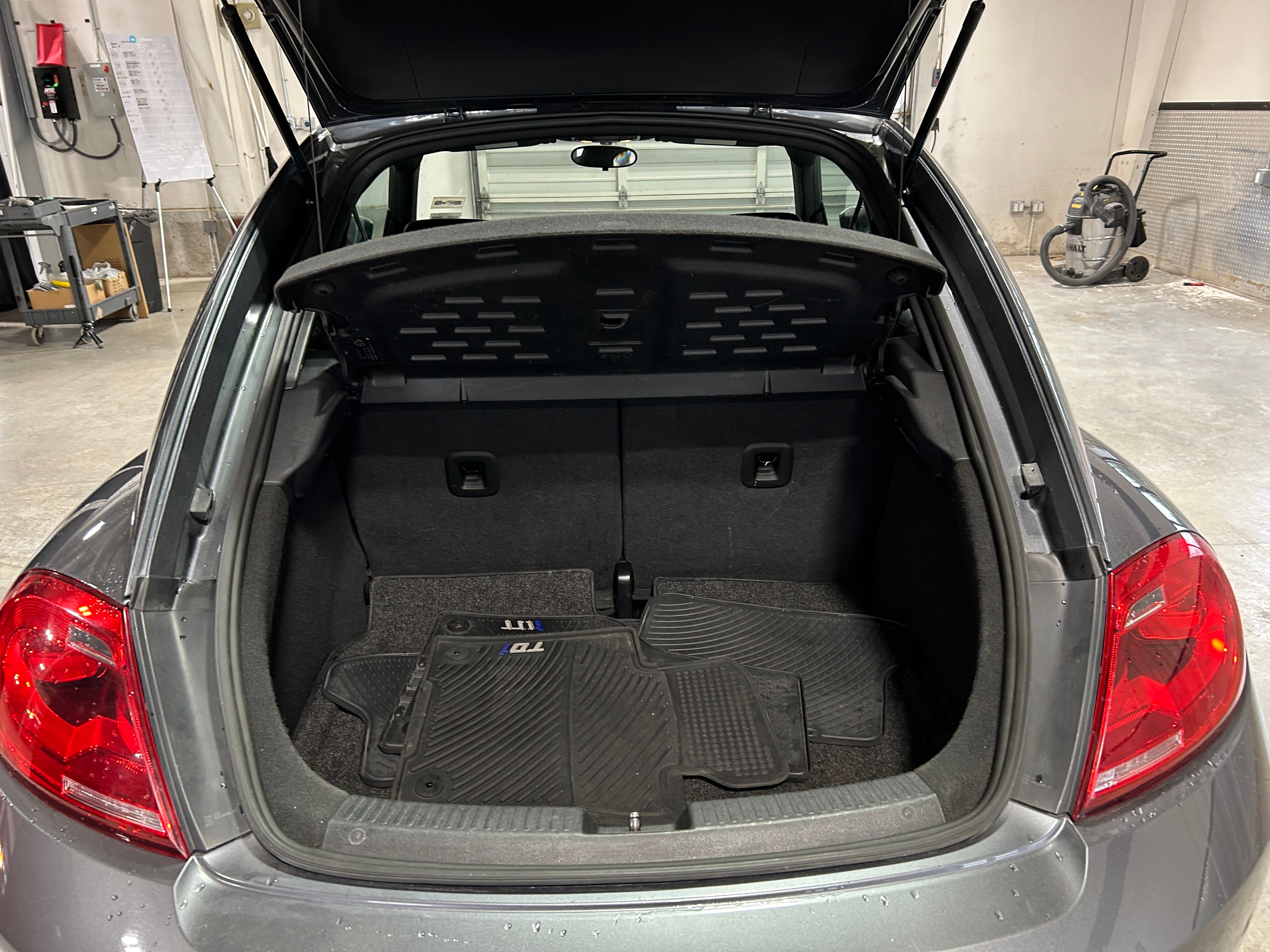 2013 Volkswagen Beetle  6