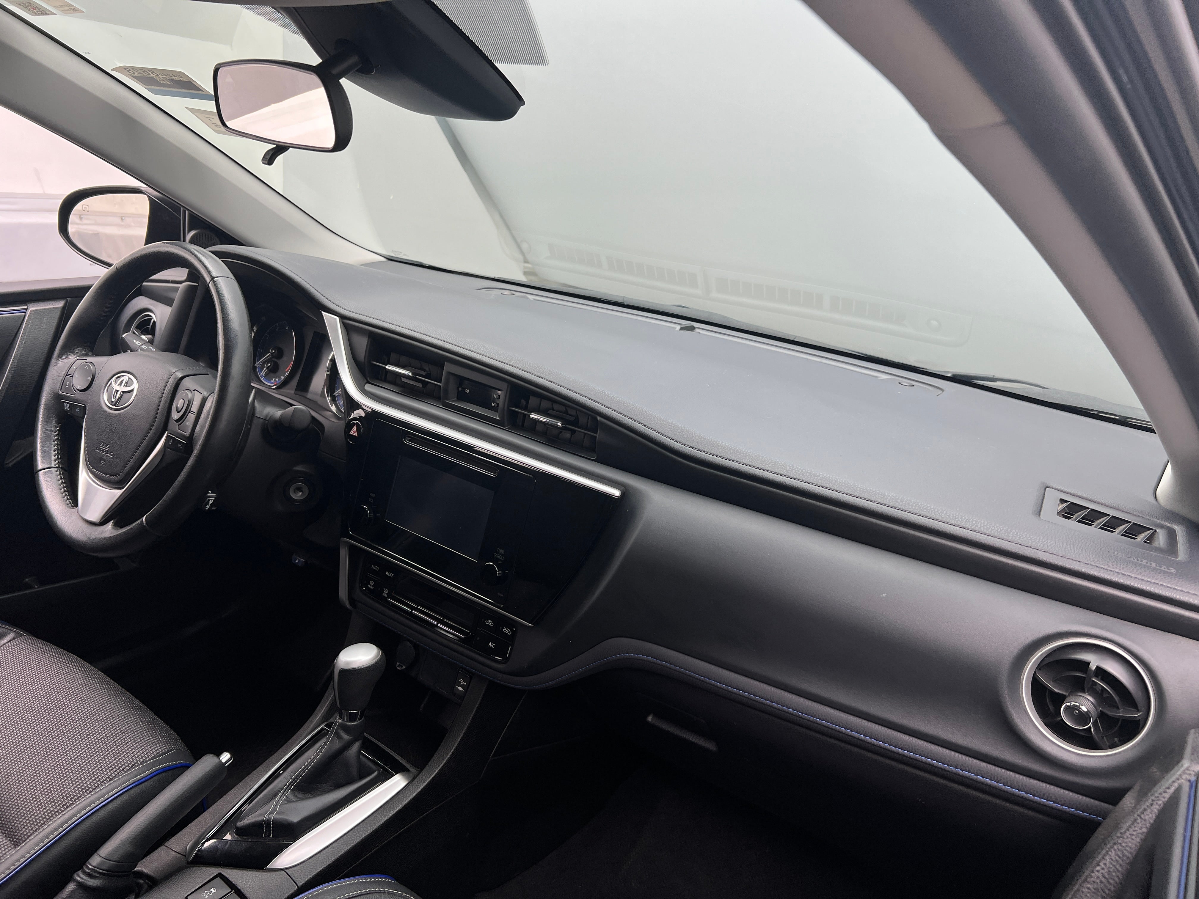 2019 Toyota Corolla SE 2