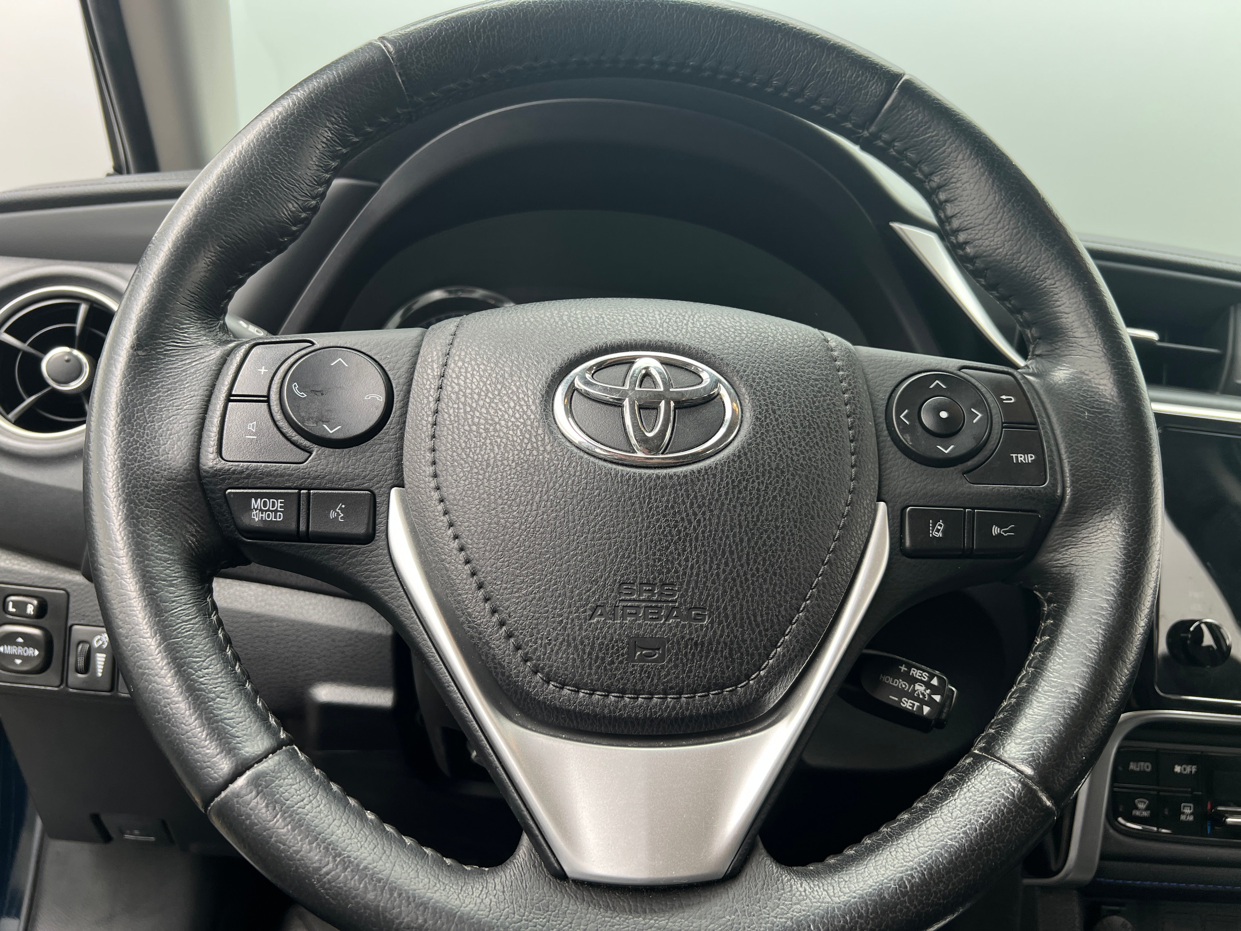 2019 Toyota Corolla SE 4