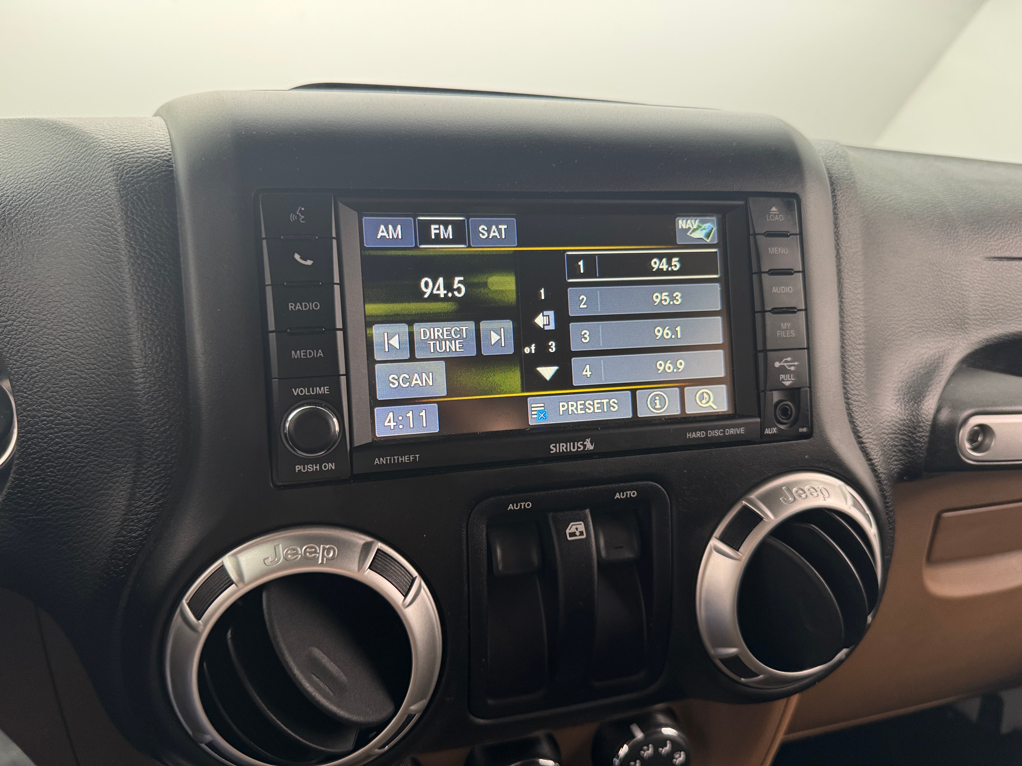 2016 Jeep Wrangler Sahara 4