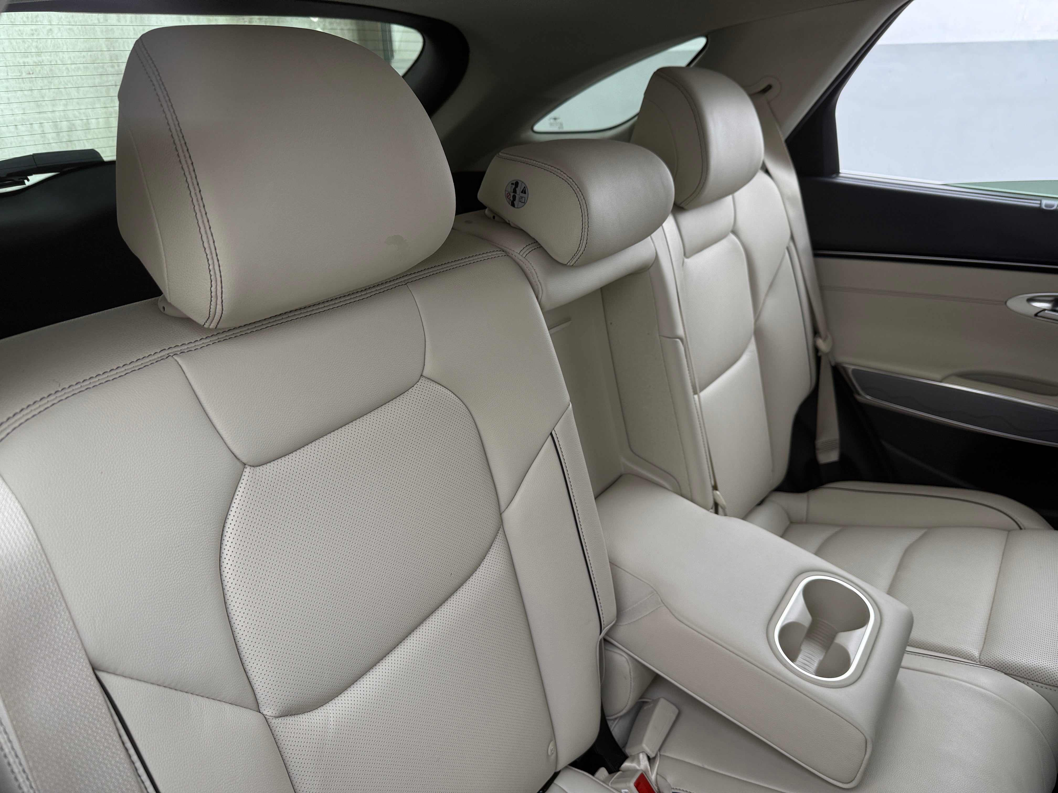 2022 Genesis GV70 Standard 5