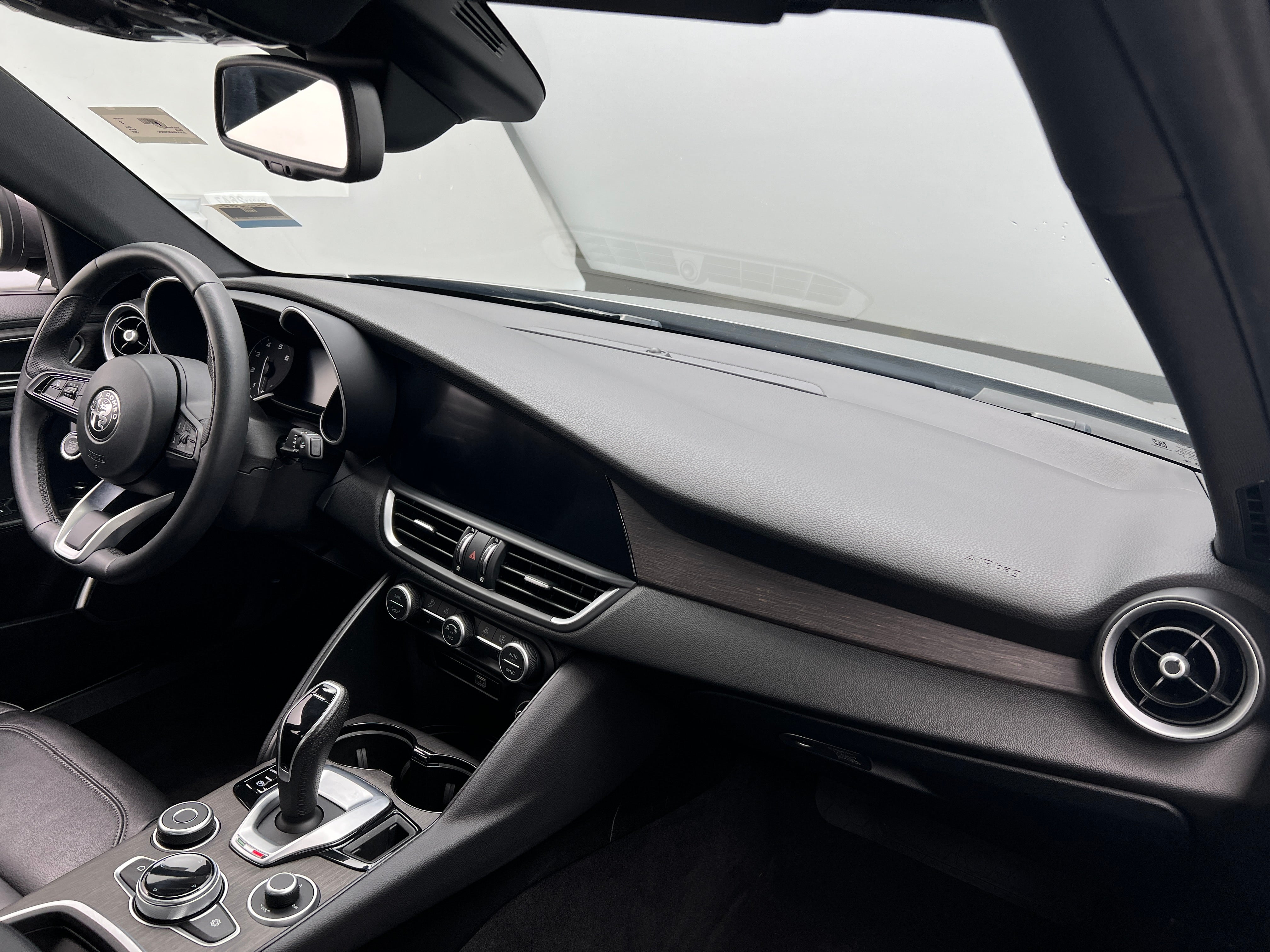 2022 Alfa Romeo Giulia Ti 2