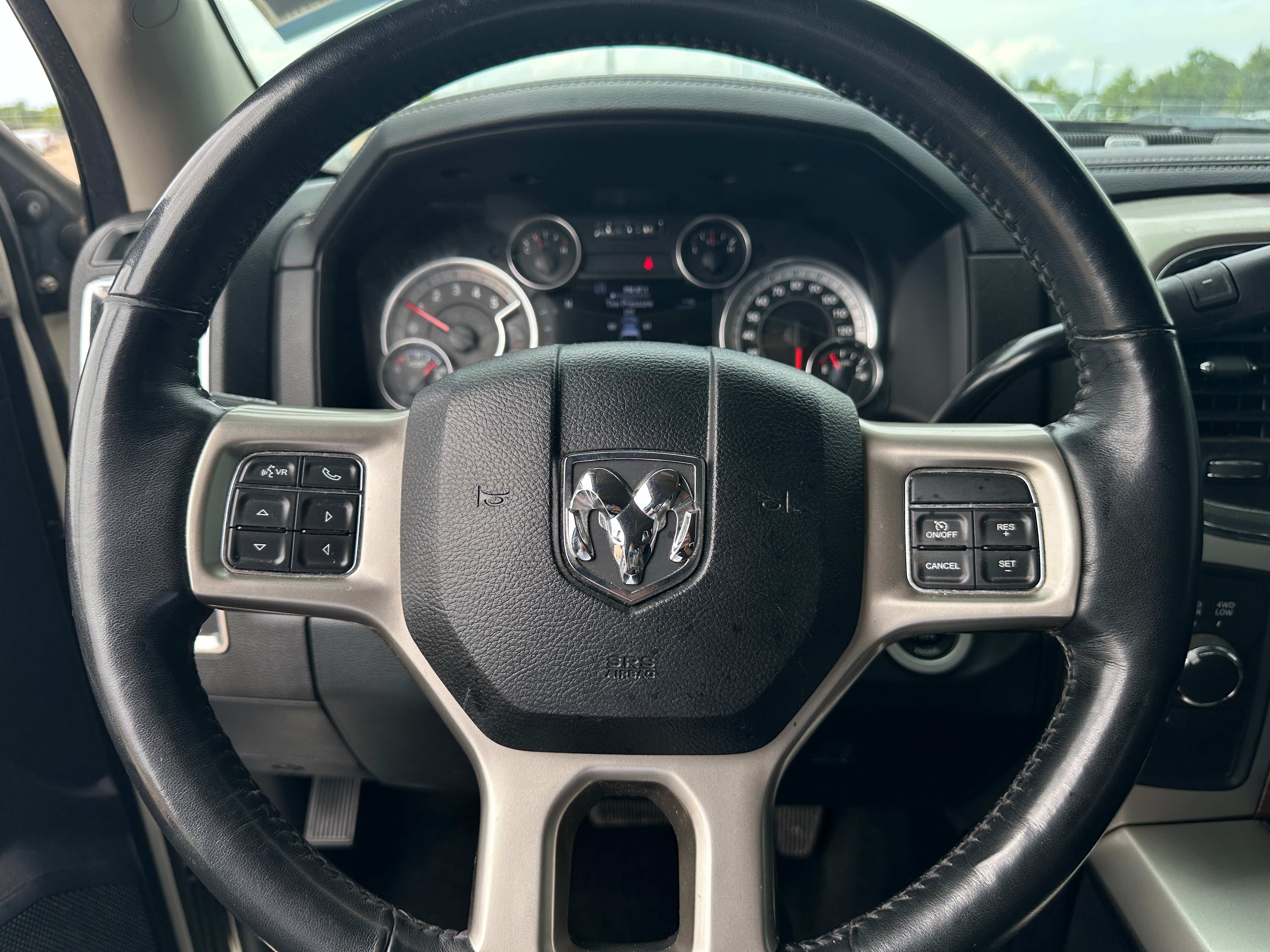 2016 RAM 2500 Laramie 4