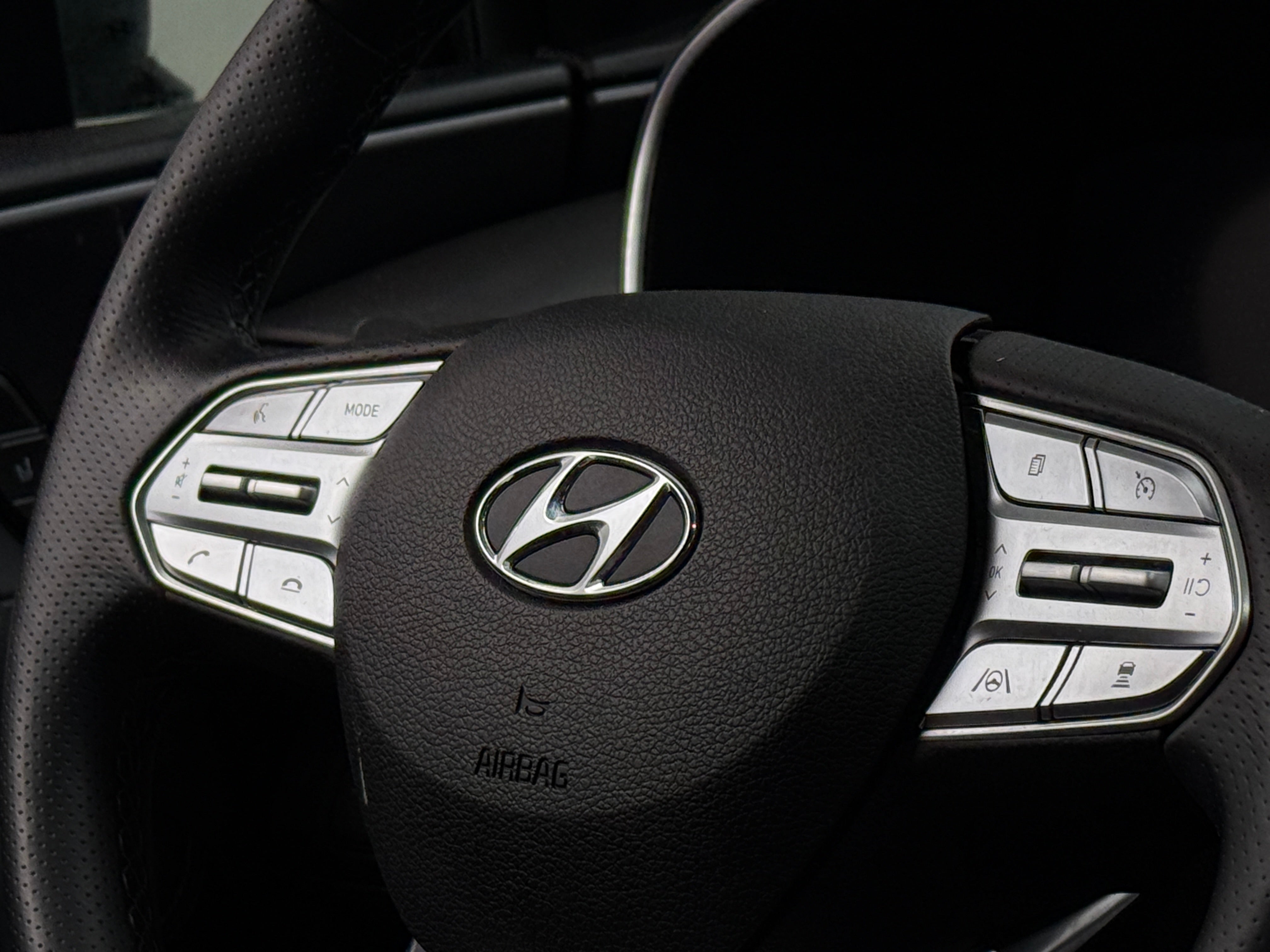 2022 Hyundai Santa Fe Calligraphy 4