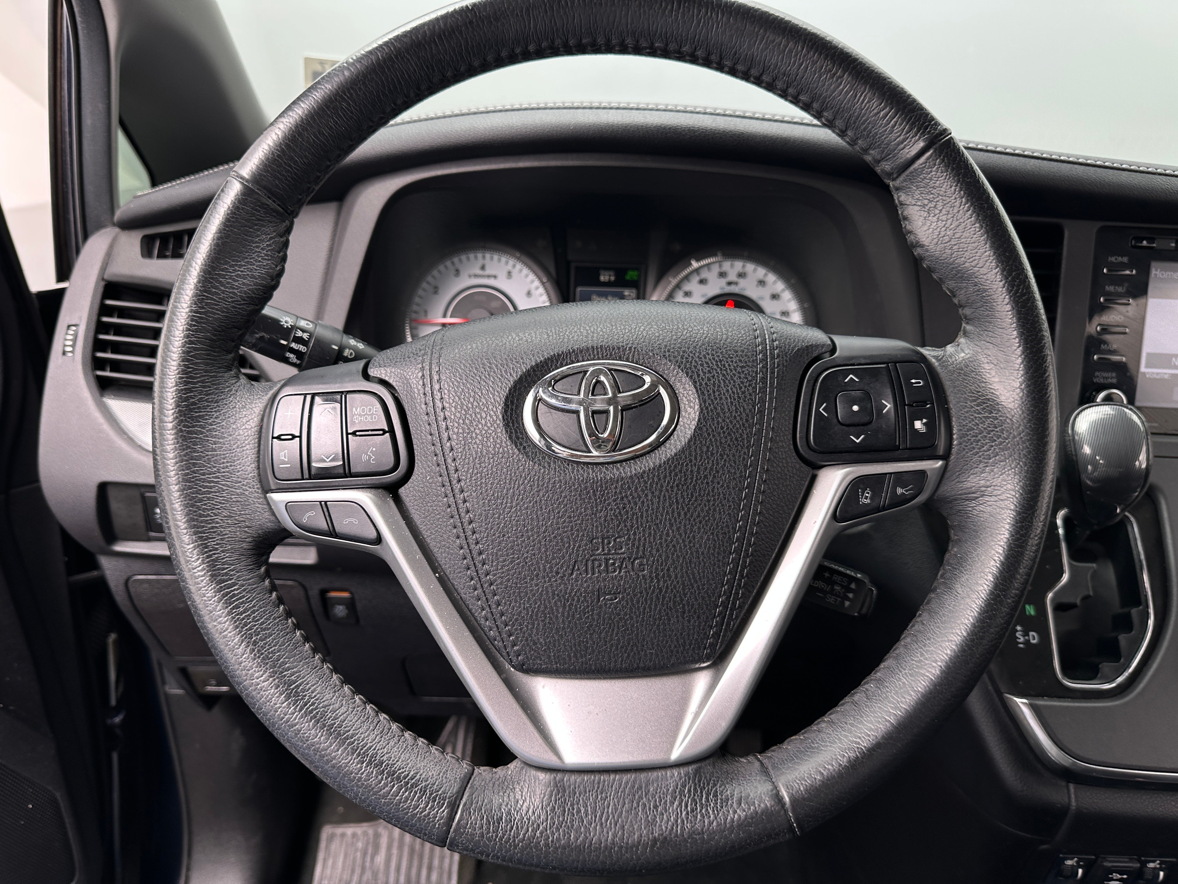 2018 Toyota Sienna SE Premium 4