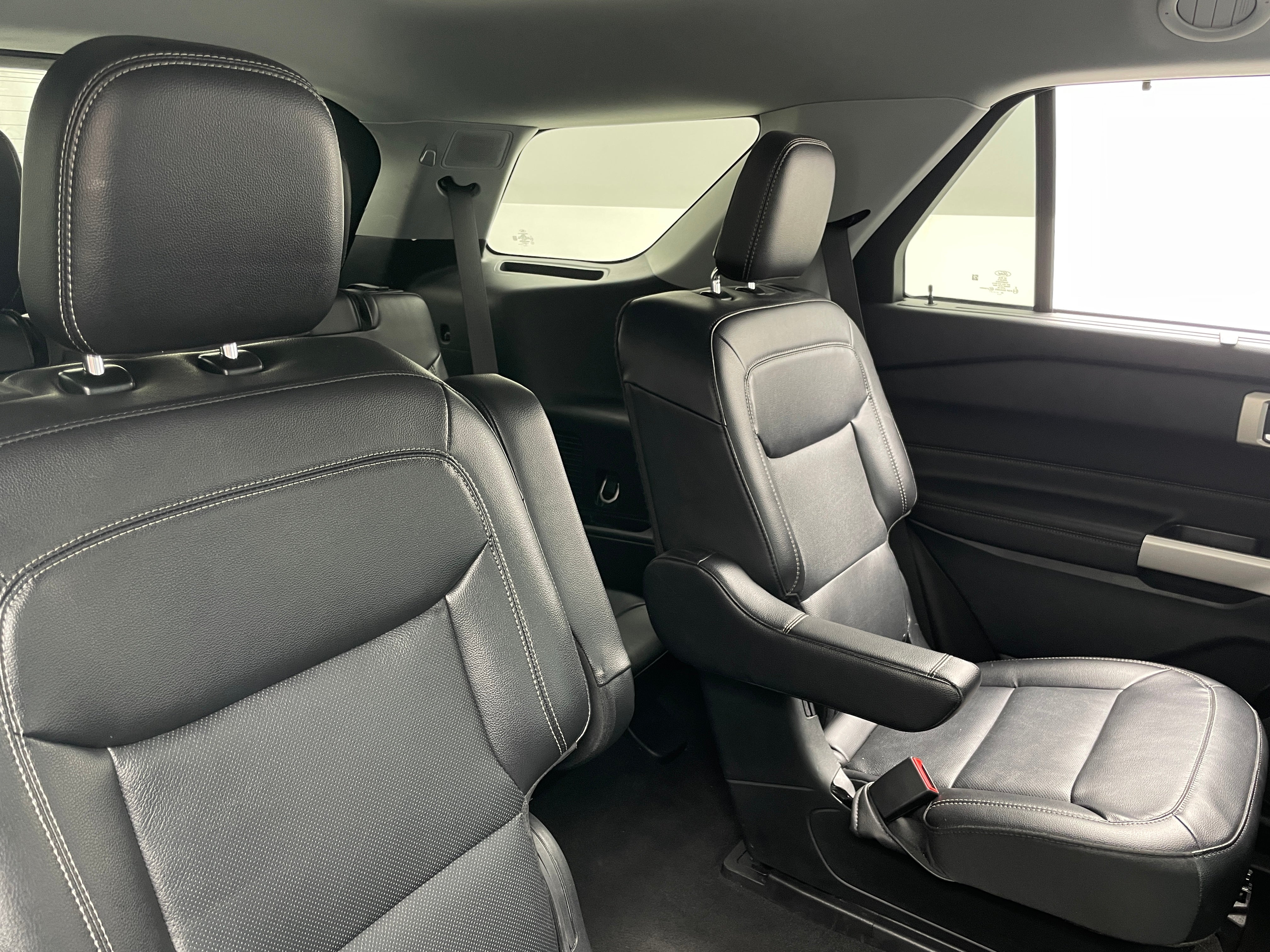 2023 Ford Explorer Limited 5