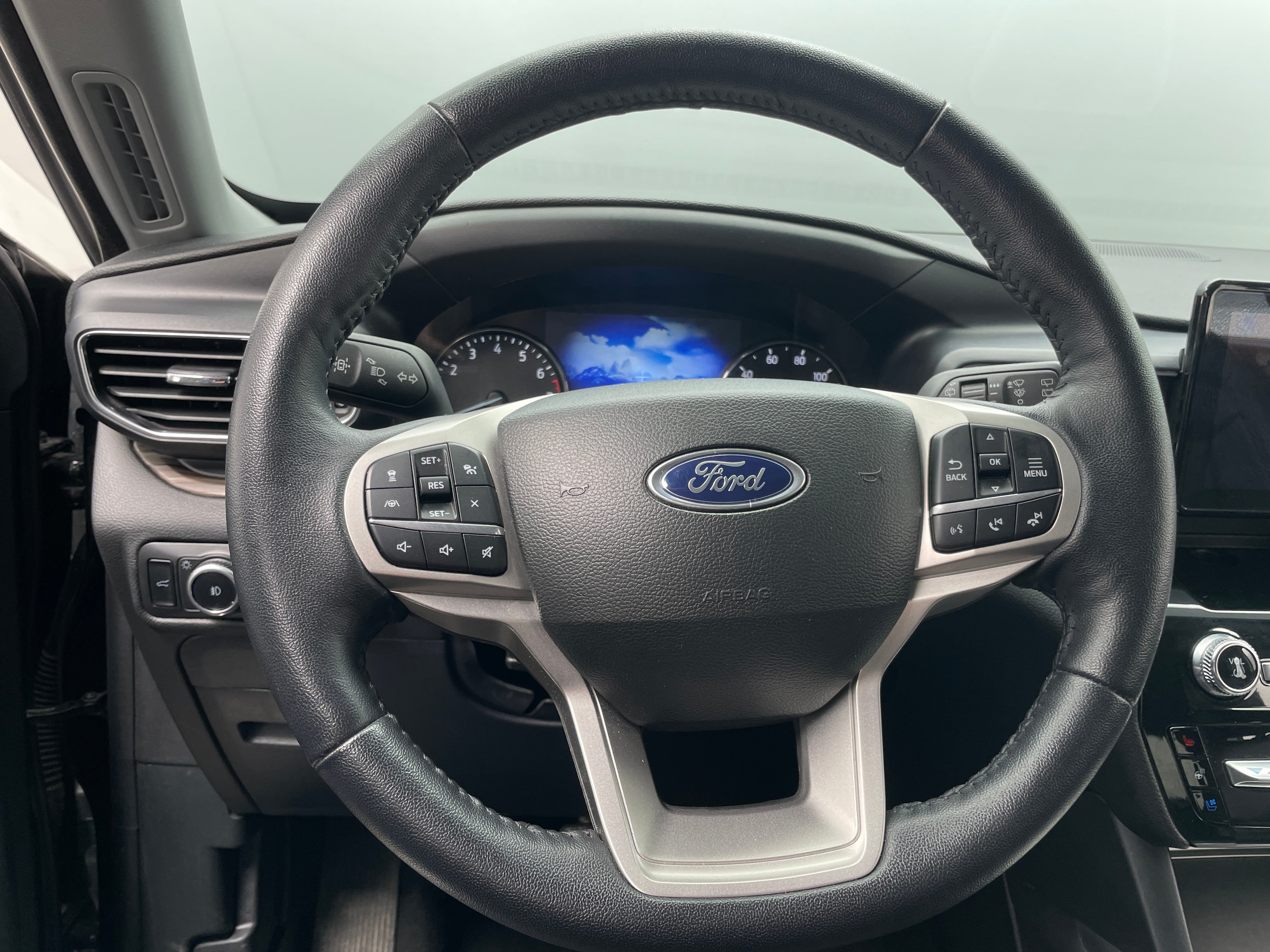 2023 Ford Explorer Limited 4
