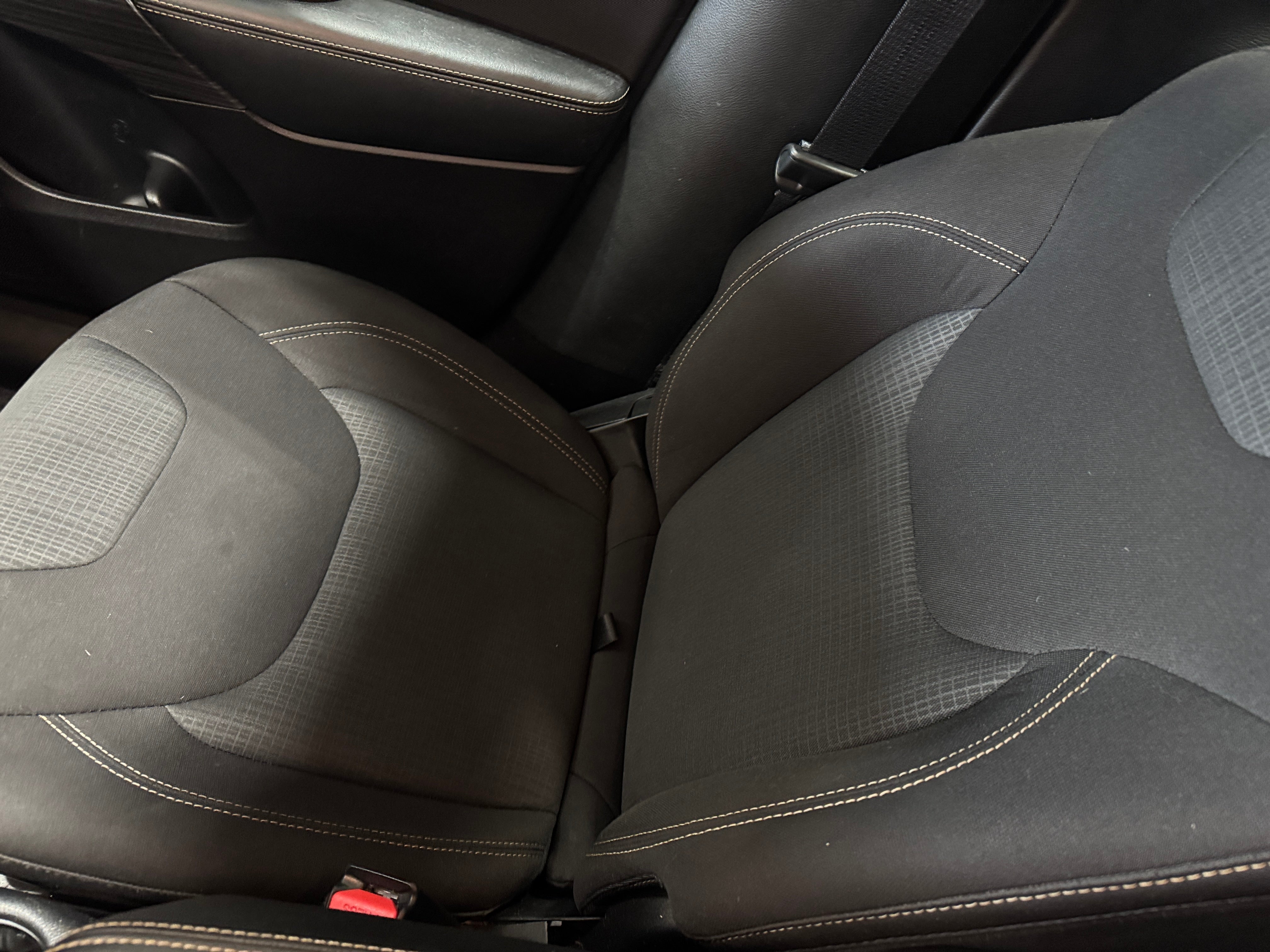 2016 Jeep Cherokee Altitude 2