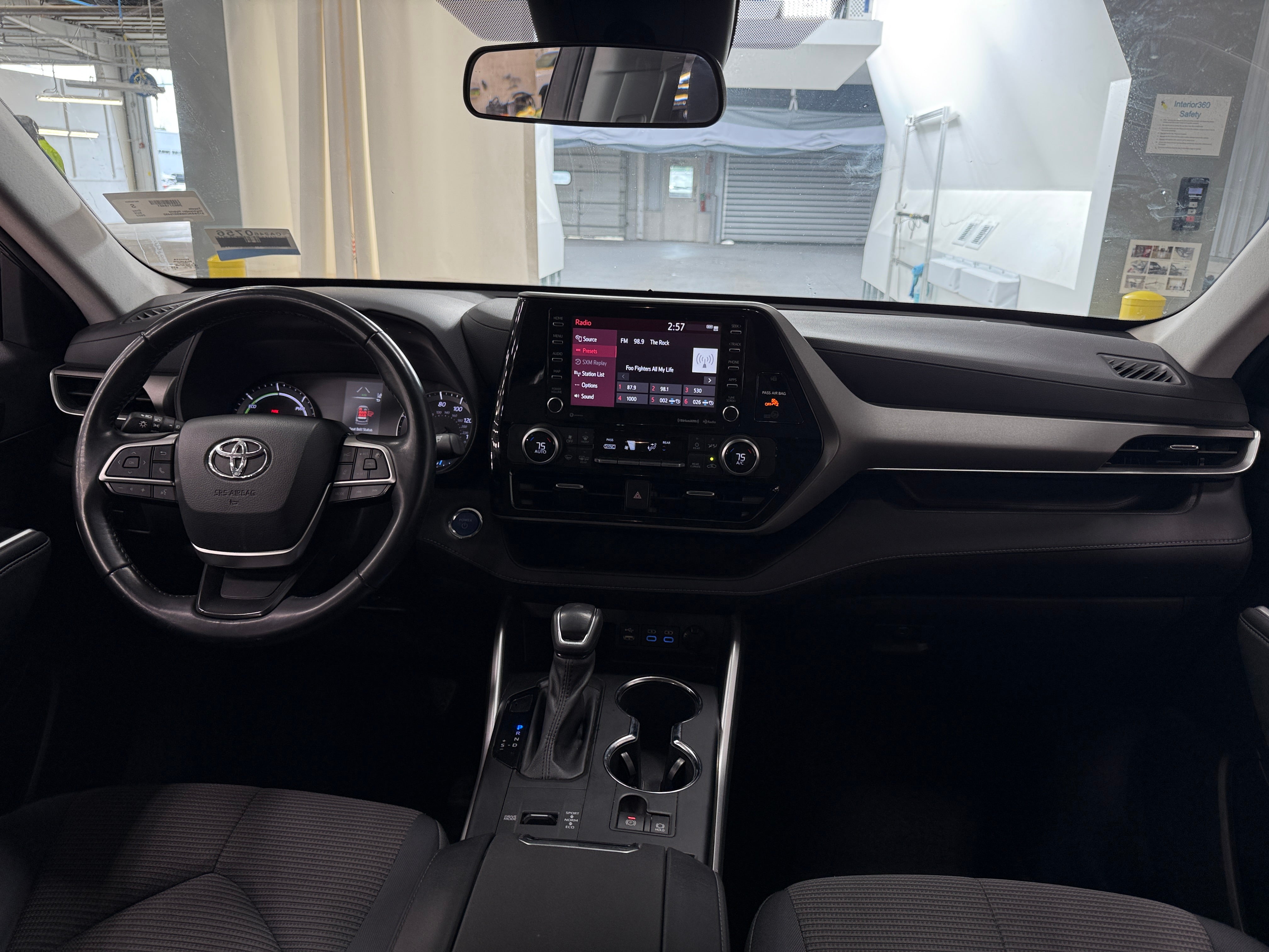 2022 Toyota Highlander LE 3