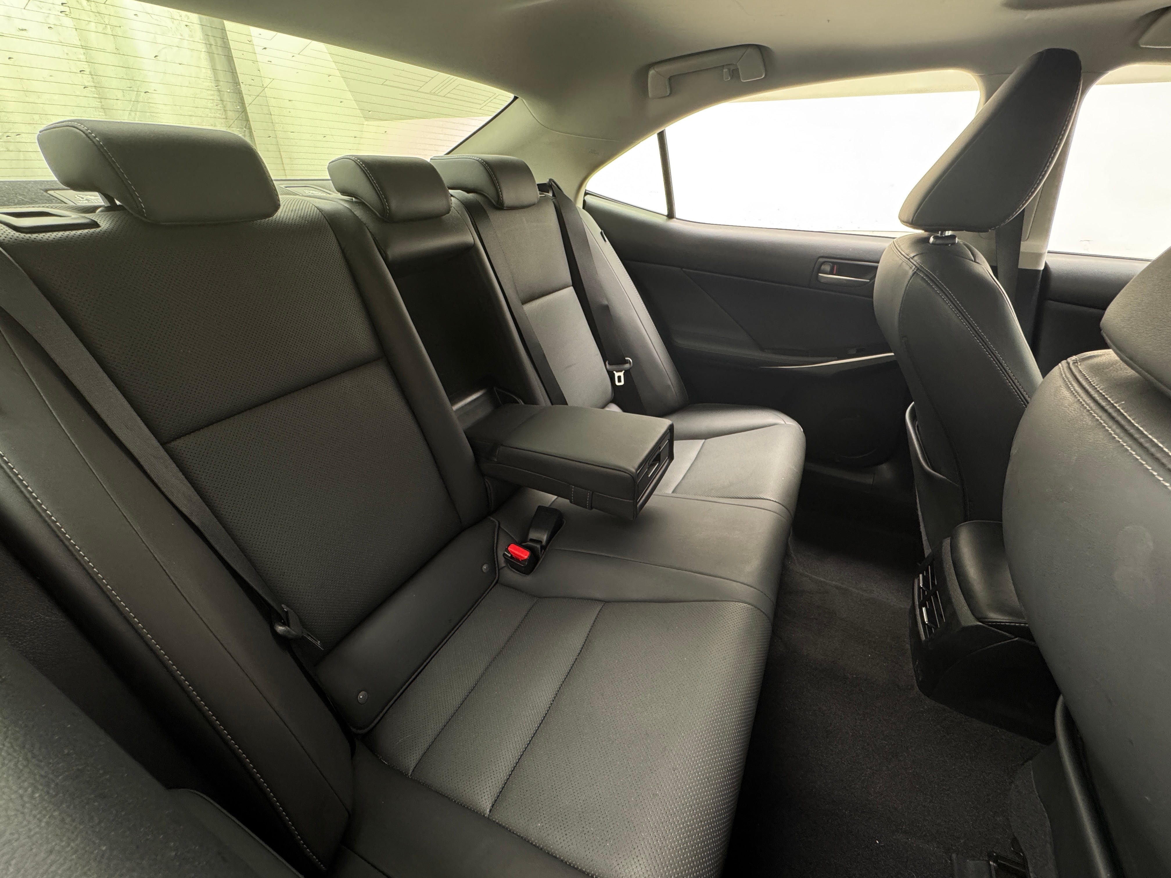 2018 Lexus IS 300 6
