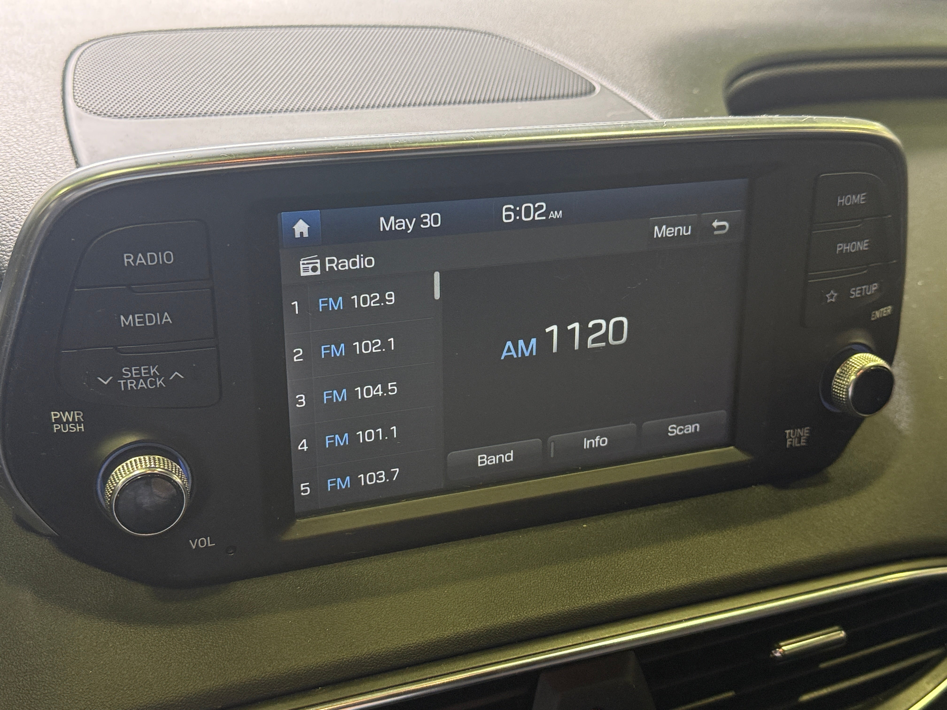 2019 Hyundai Santa Fe SE 4