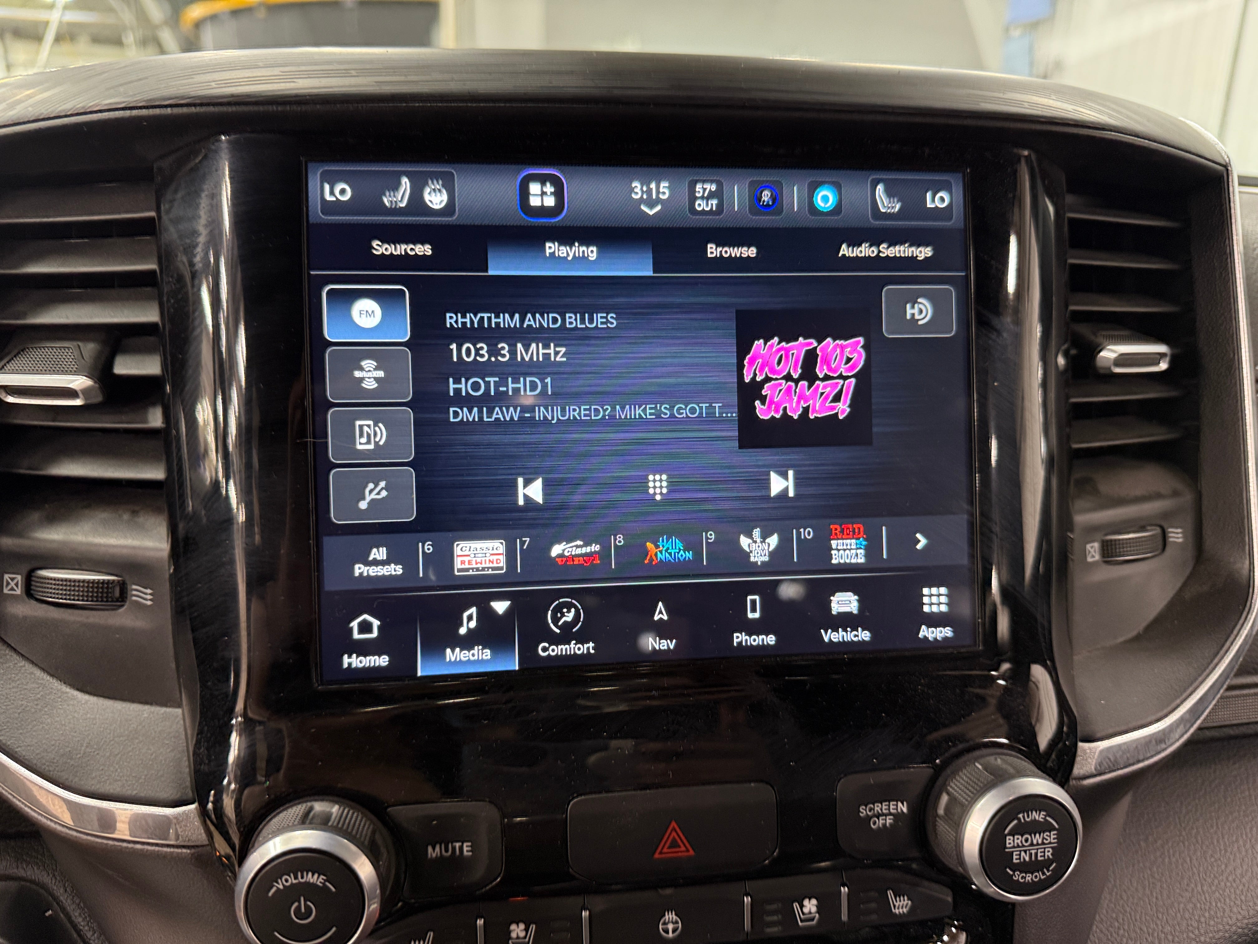 2023 RAM 1500 Laramie 3