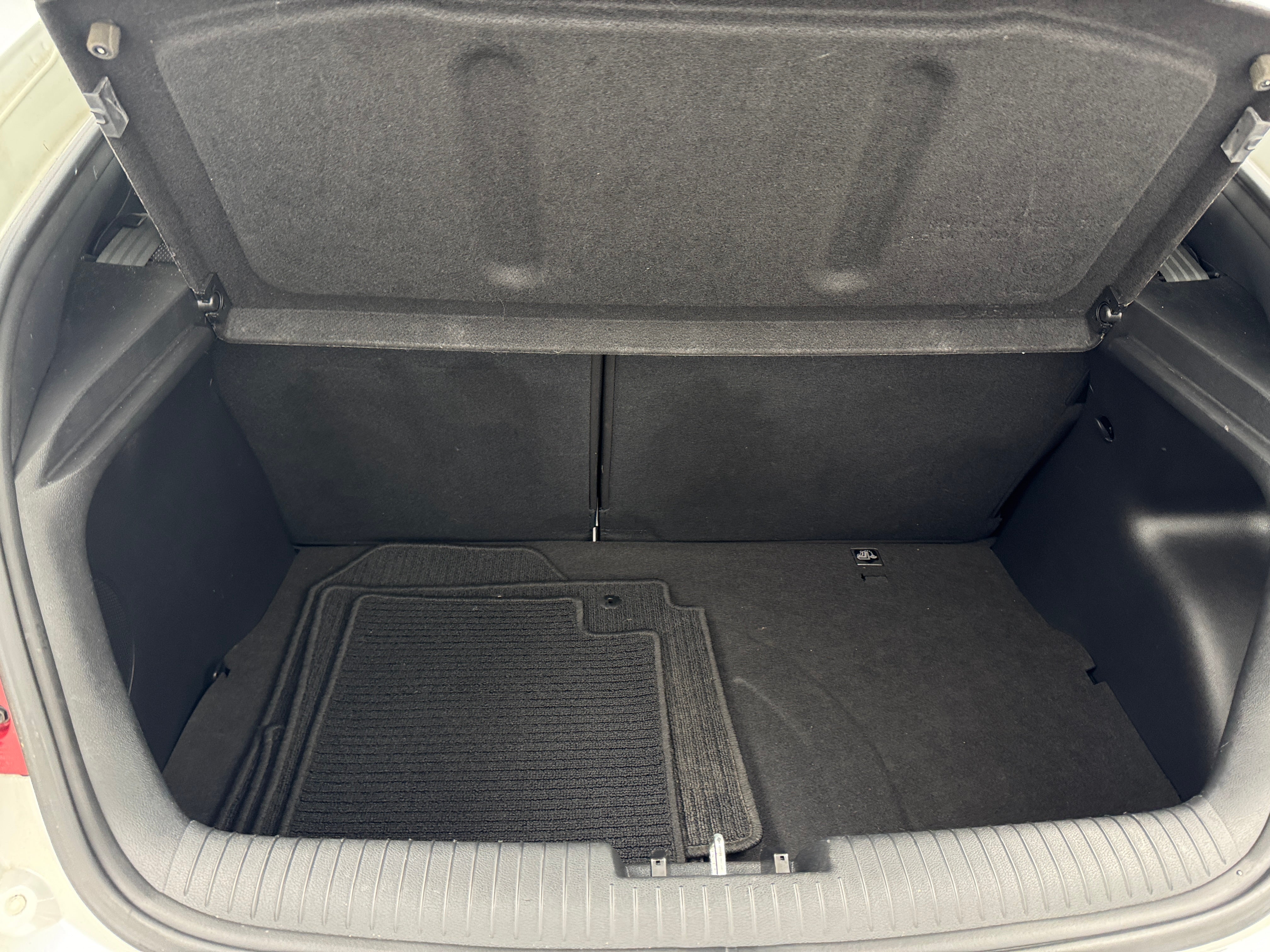 2013 Hyundai Veloster Turbo 6