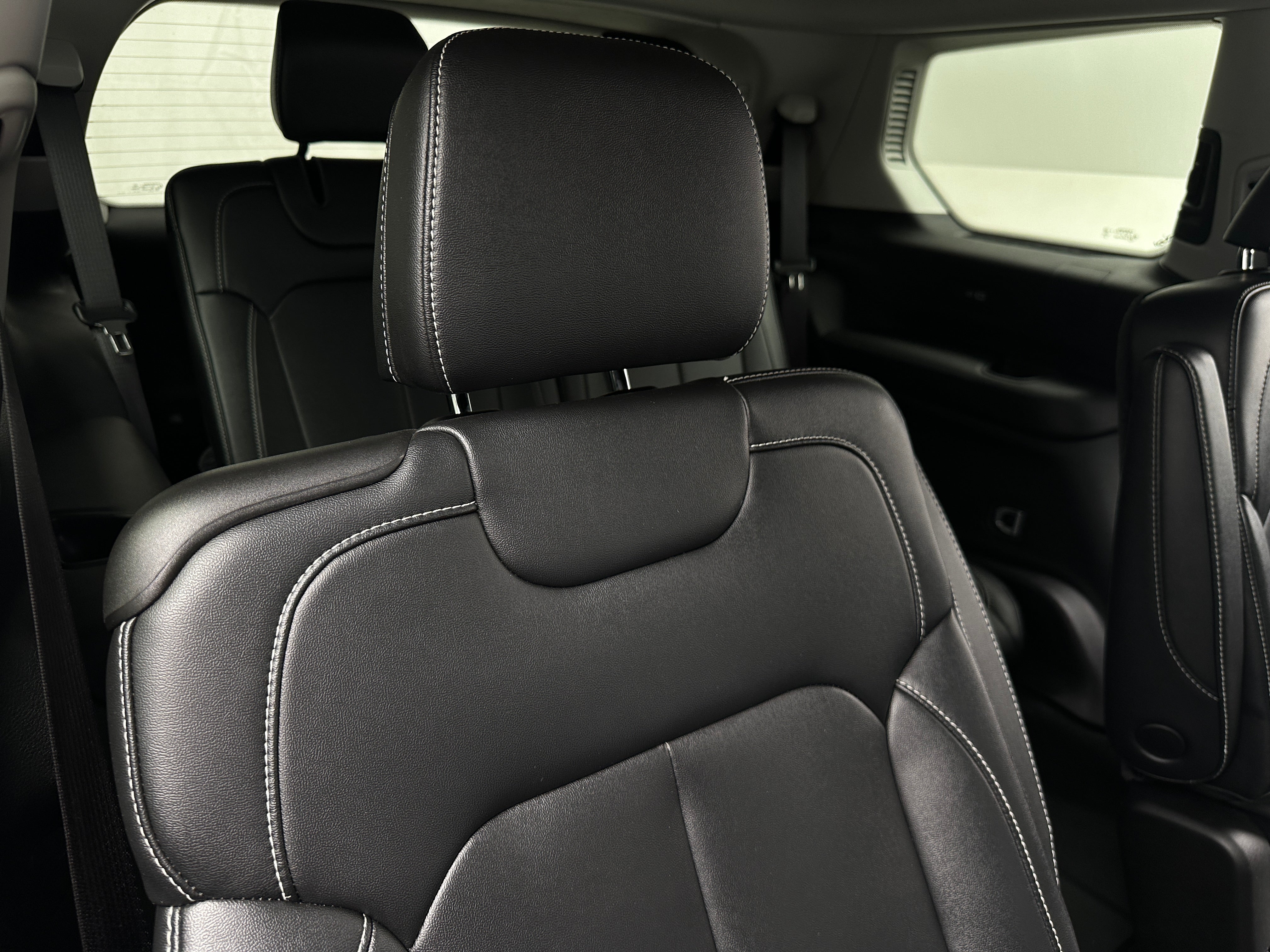 2023 Jeep Grand Cherokee L Limited Edition 5