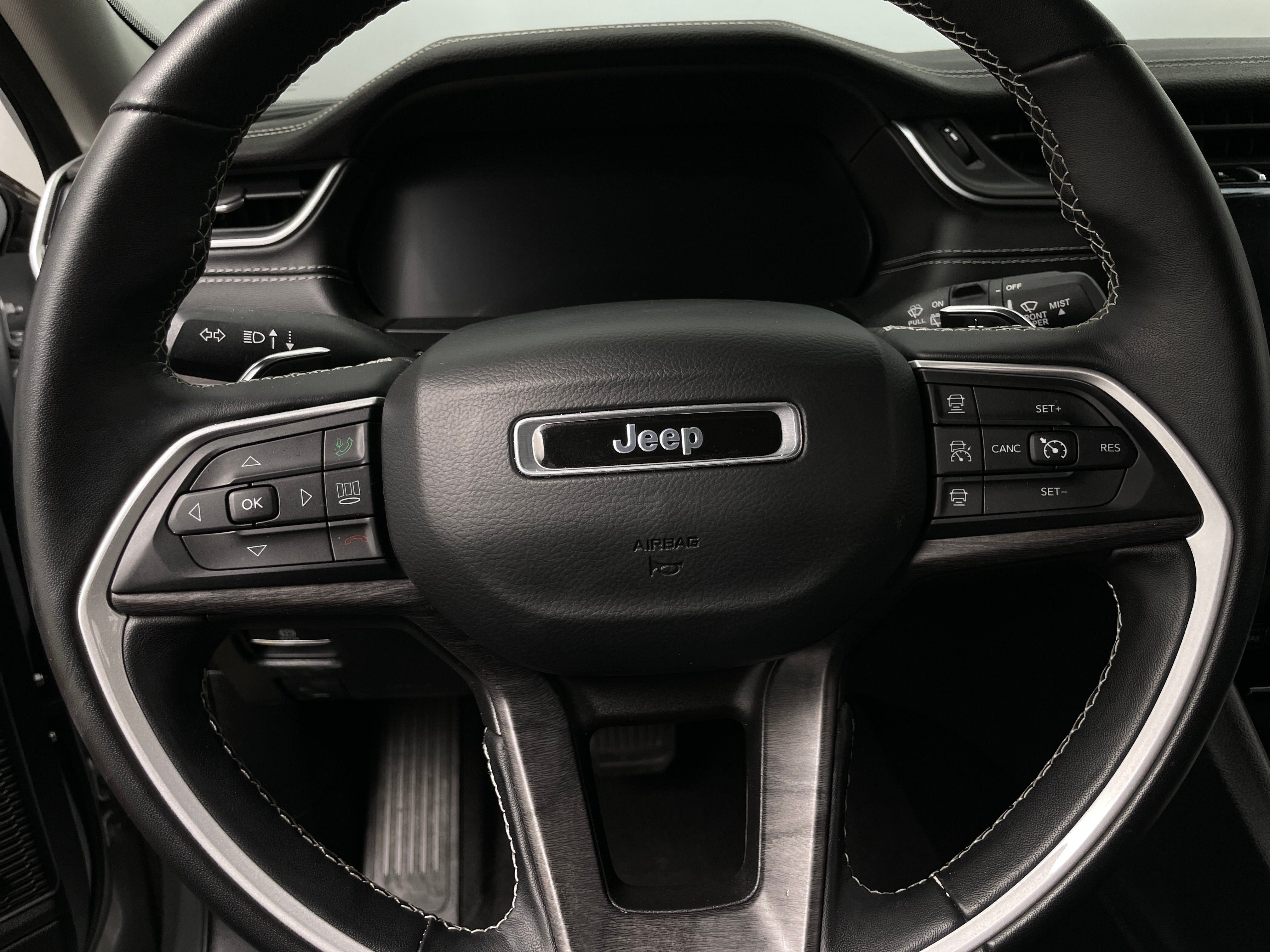2022 Jeep Grand Cherokee L Limited Edition 4