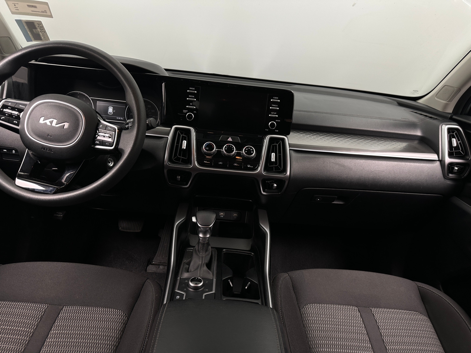 Thumbnail: 2023 Kia Sorento - 3