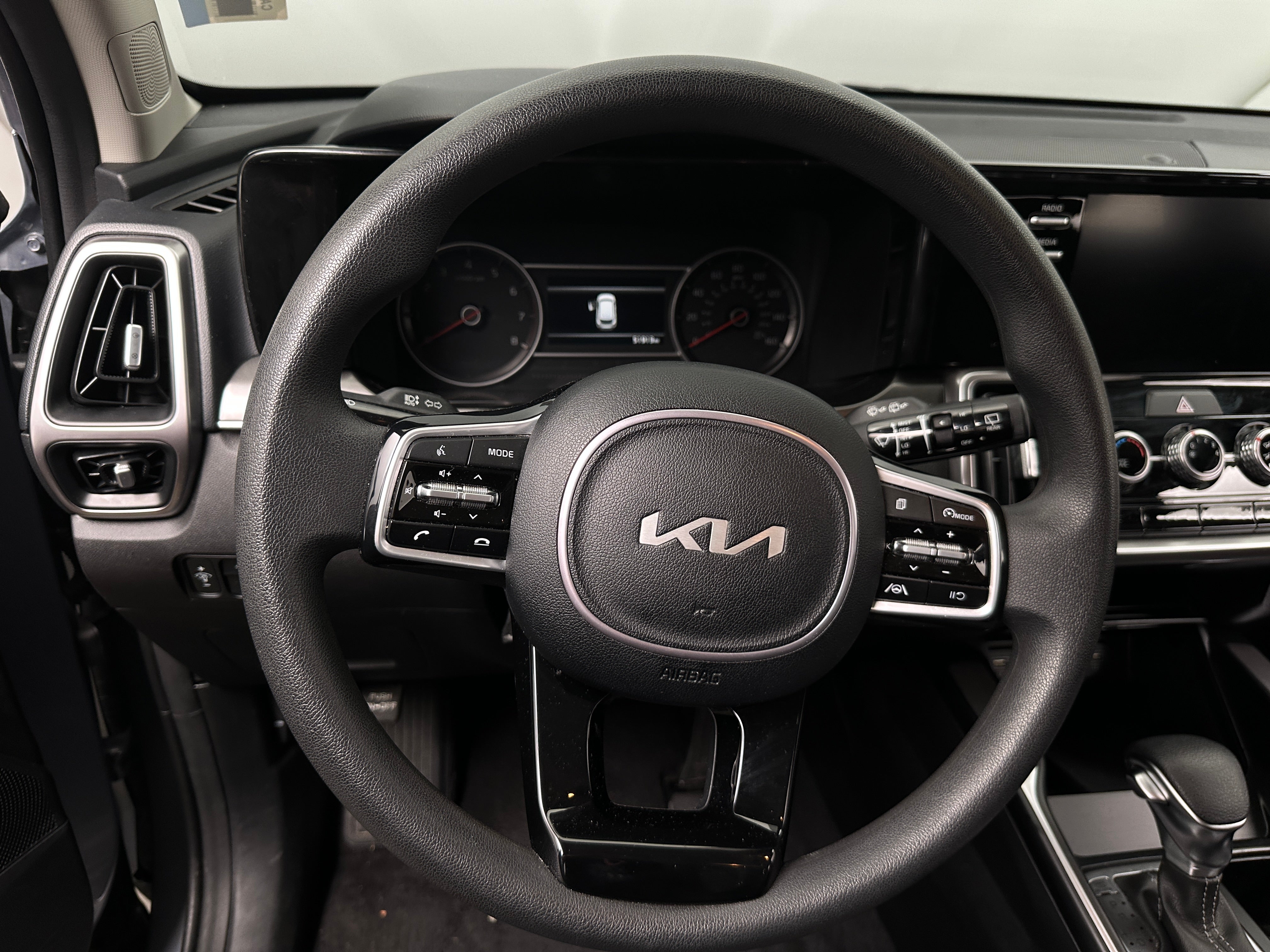 2023 Kia Sorento LX 5