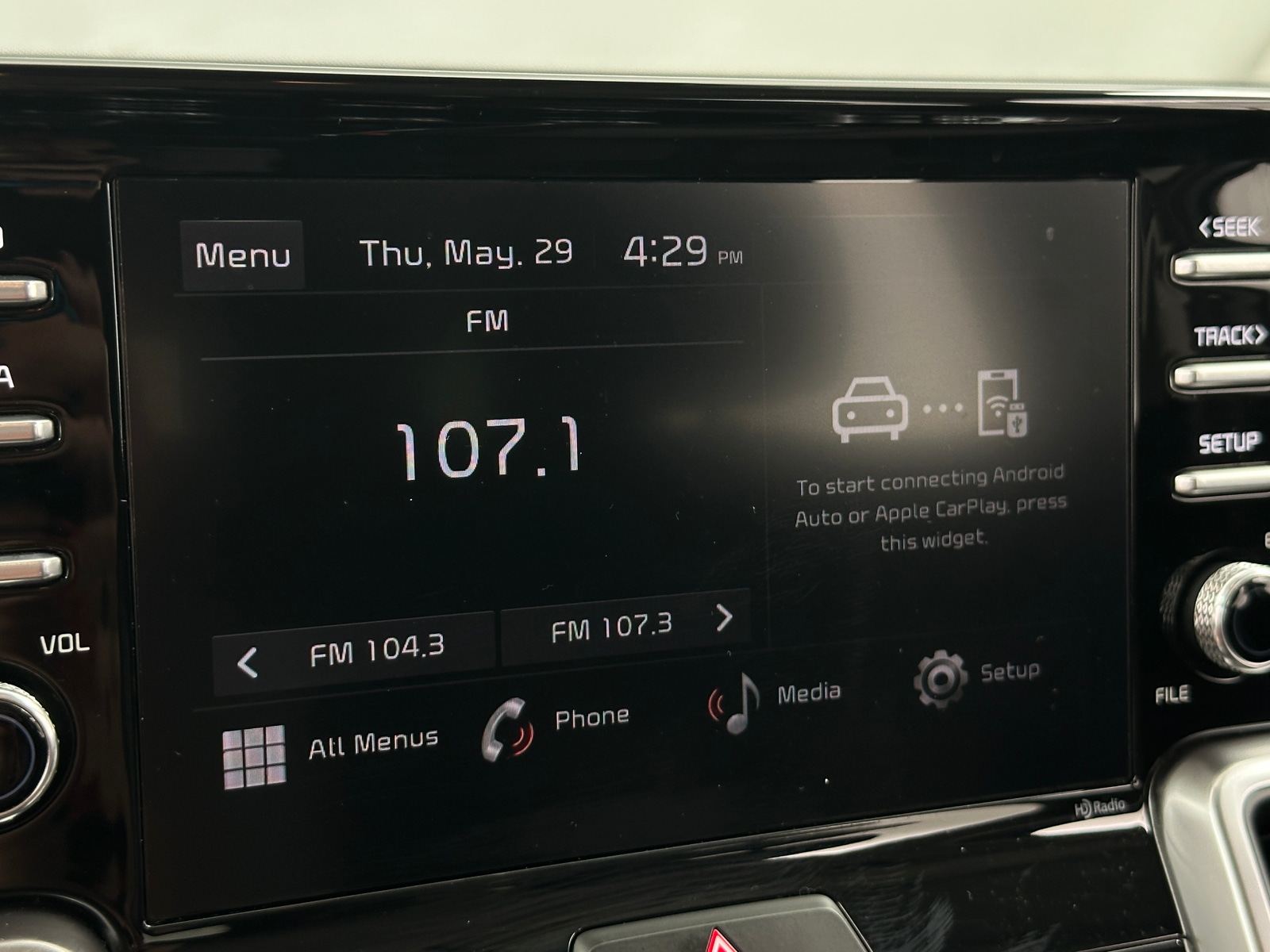 Thumbnail: 2023 Kia Sorento - 4