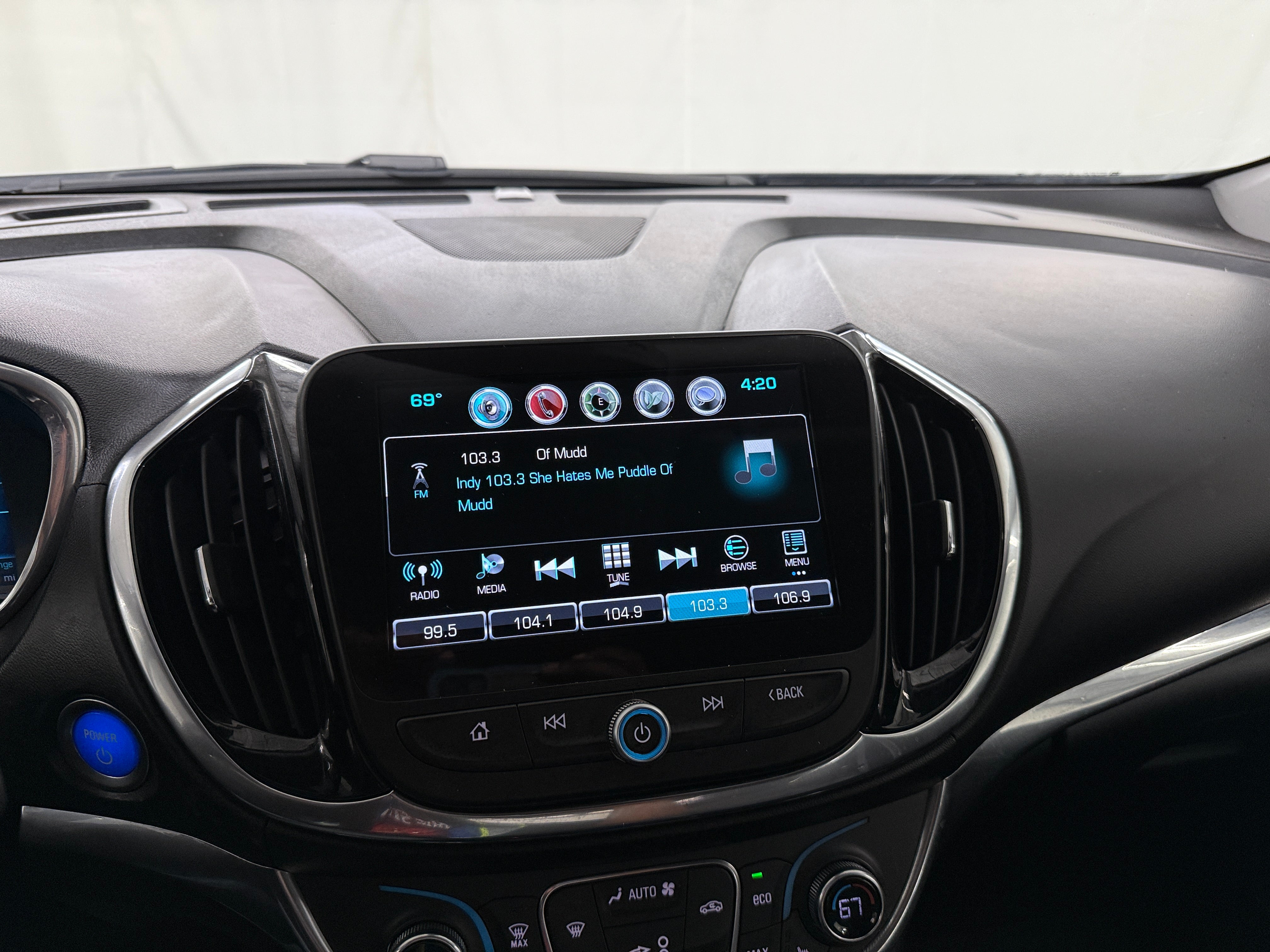 2017 Chevrolet Volt Premier 3
