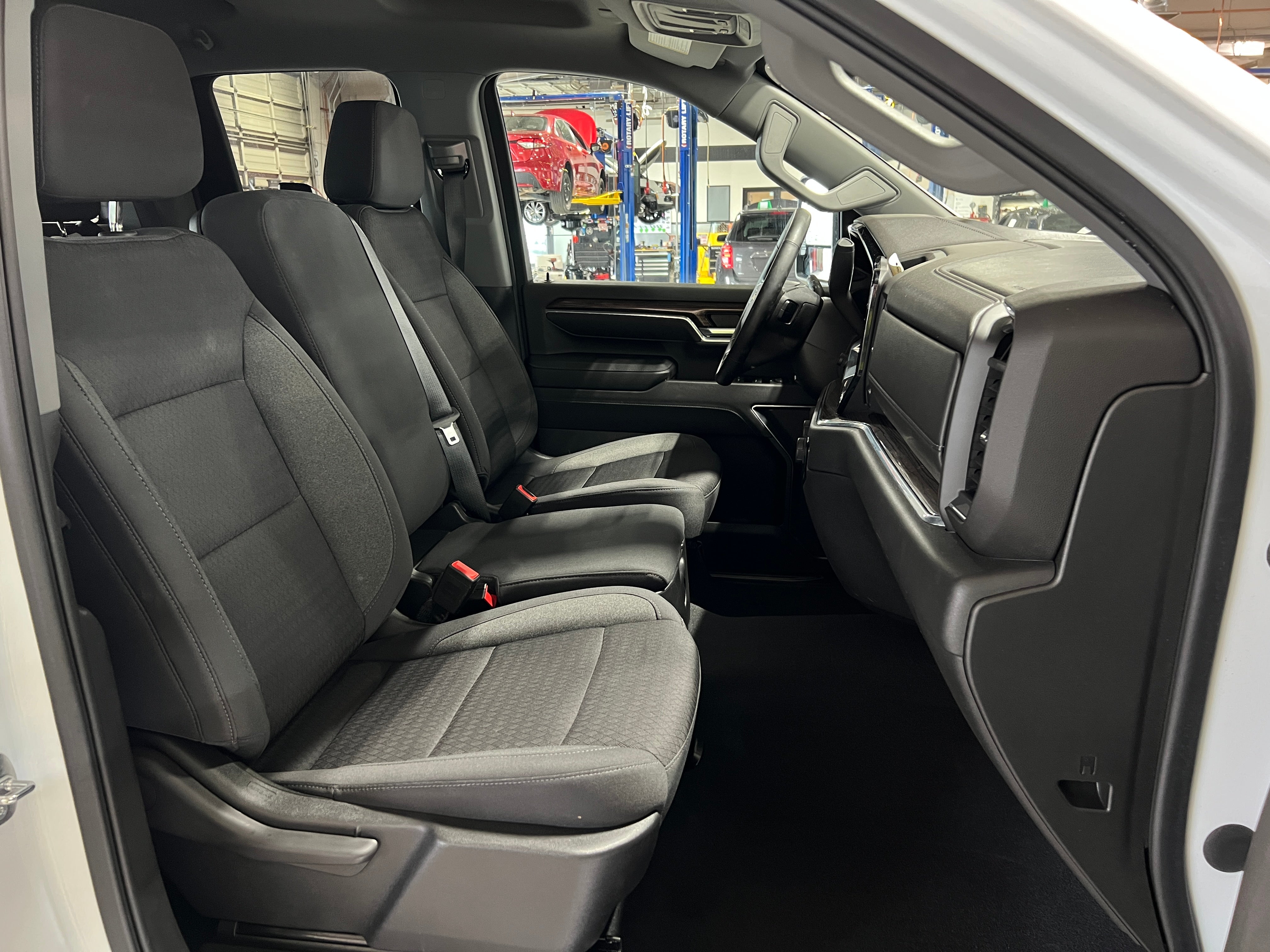 2024 Chevrolet Silverado 2500 LT 2
