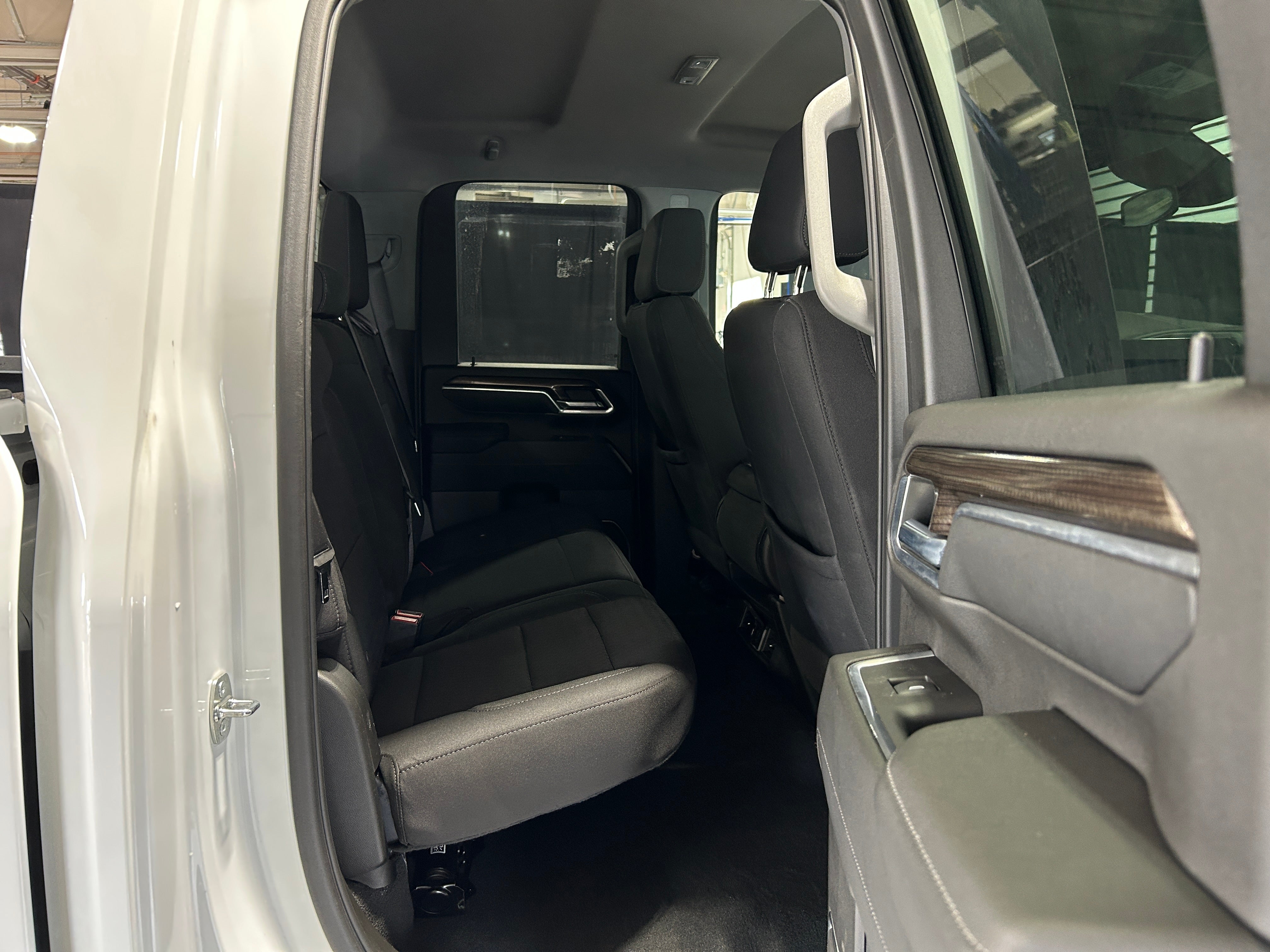 2024 Chevrolet Silverado 2500 LT 6