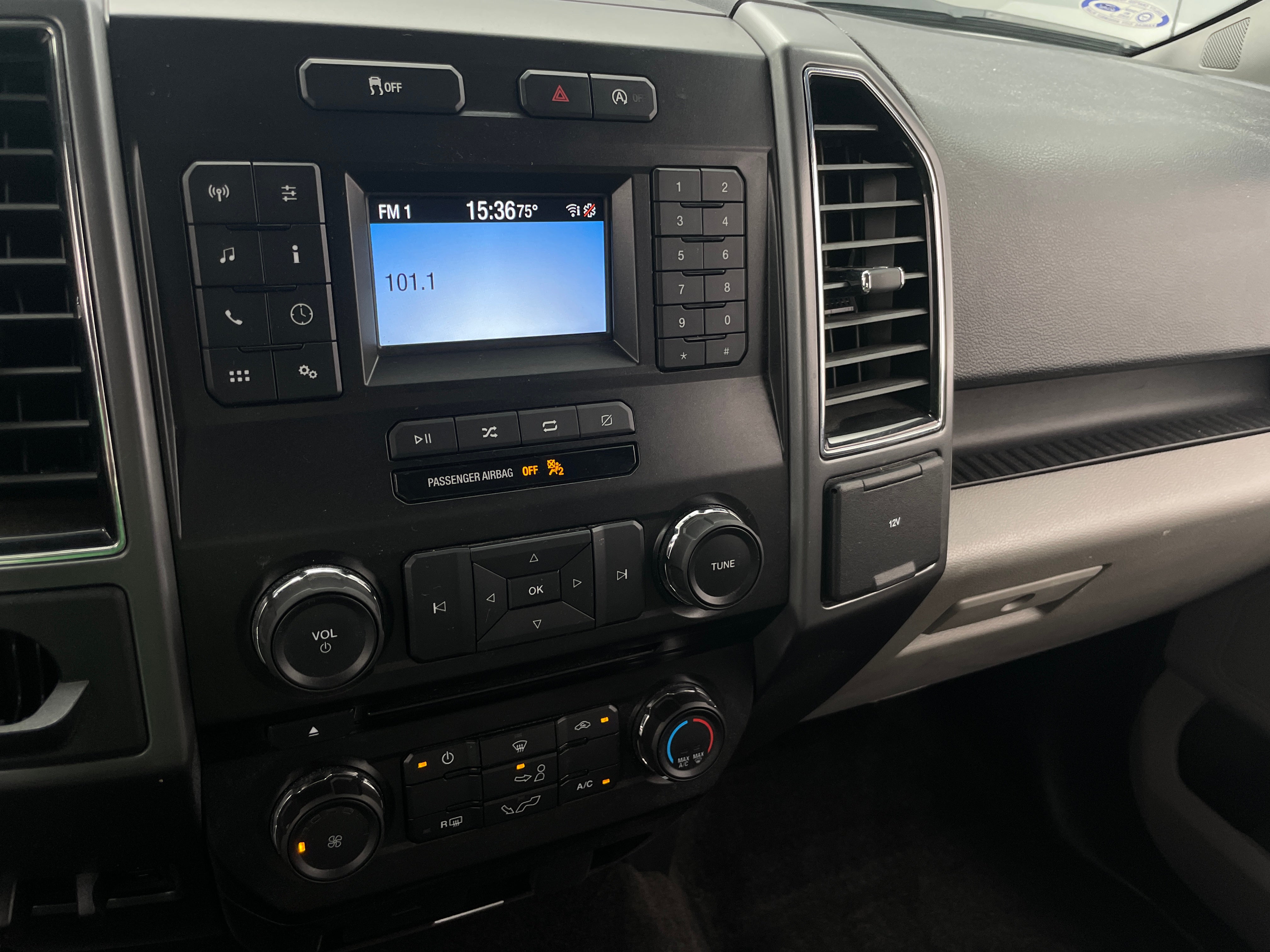 2018 Ford Econoline E-150 4