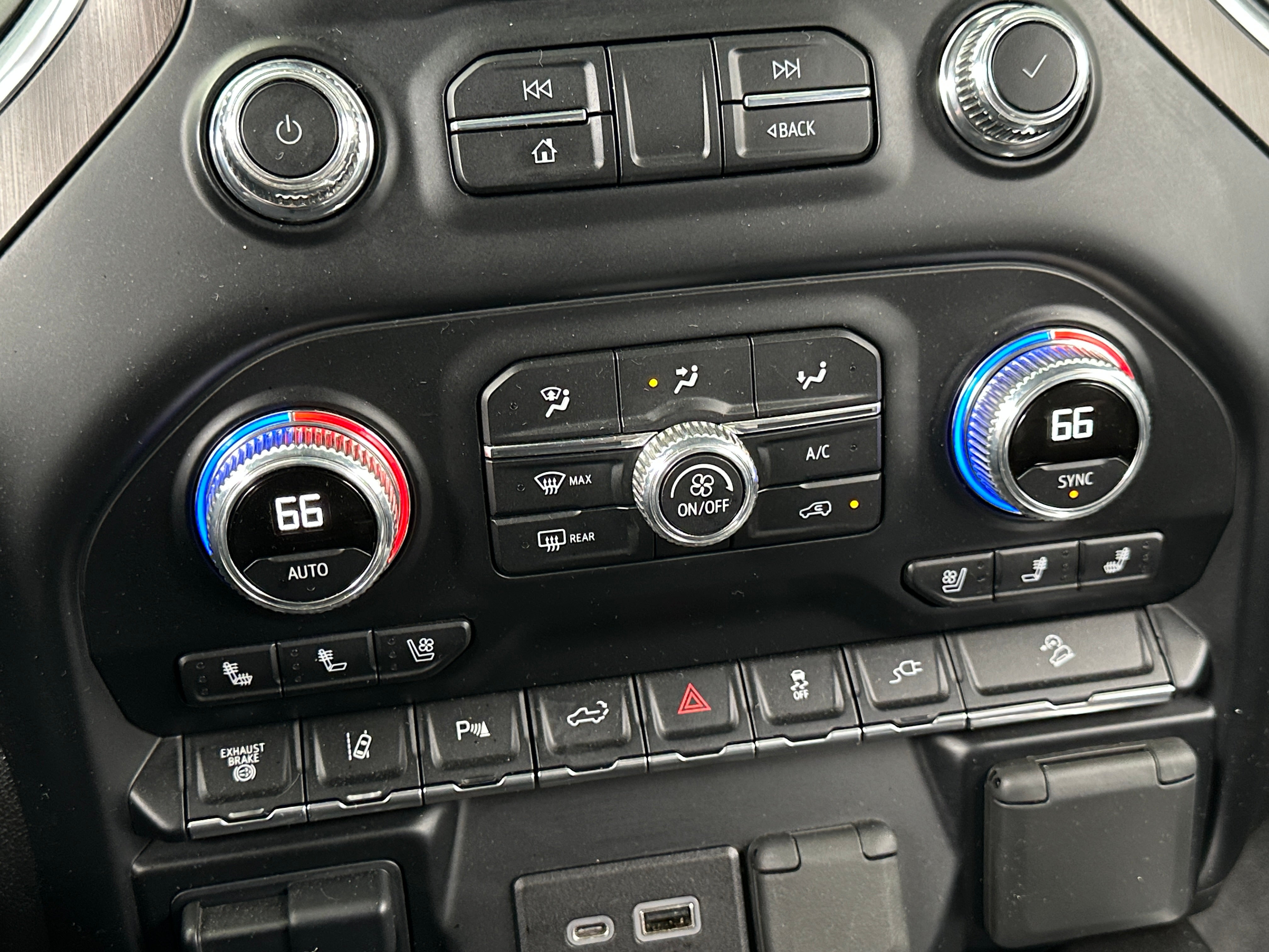 2022 GMC Sierra 2500 AT4 3