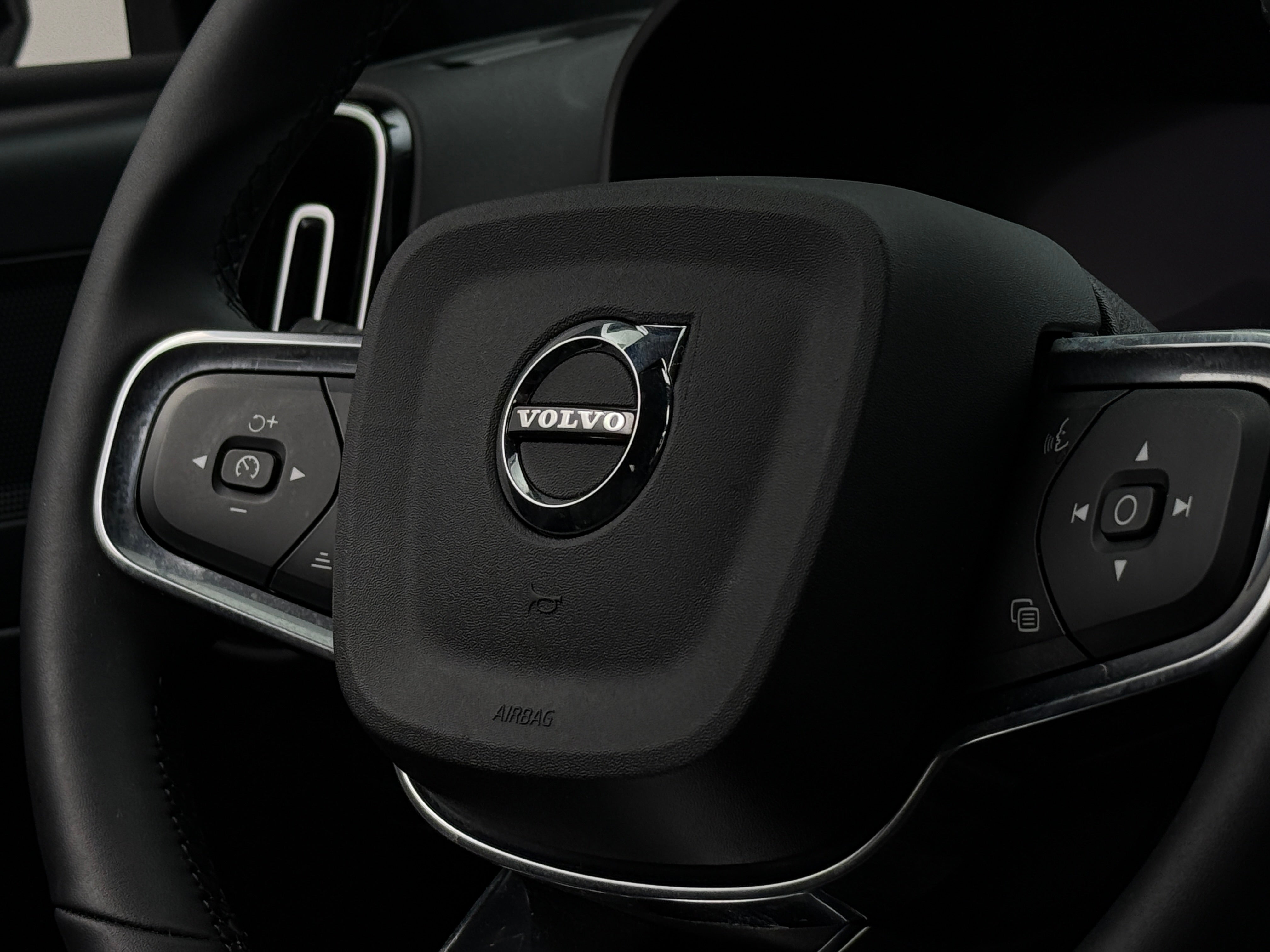 2022 Volvo XC40 Recharge Plus 4