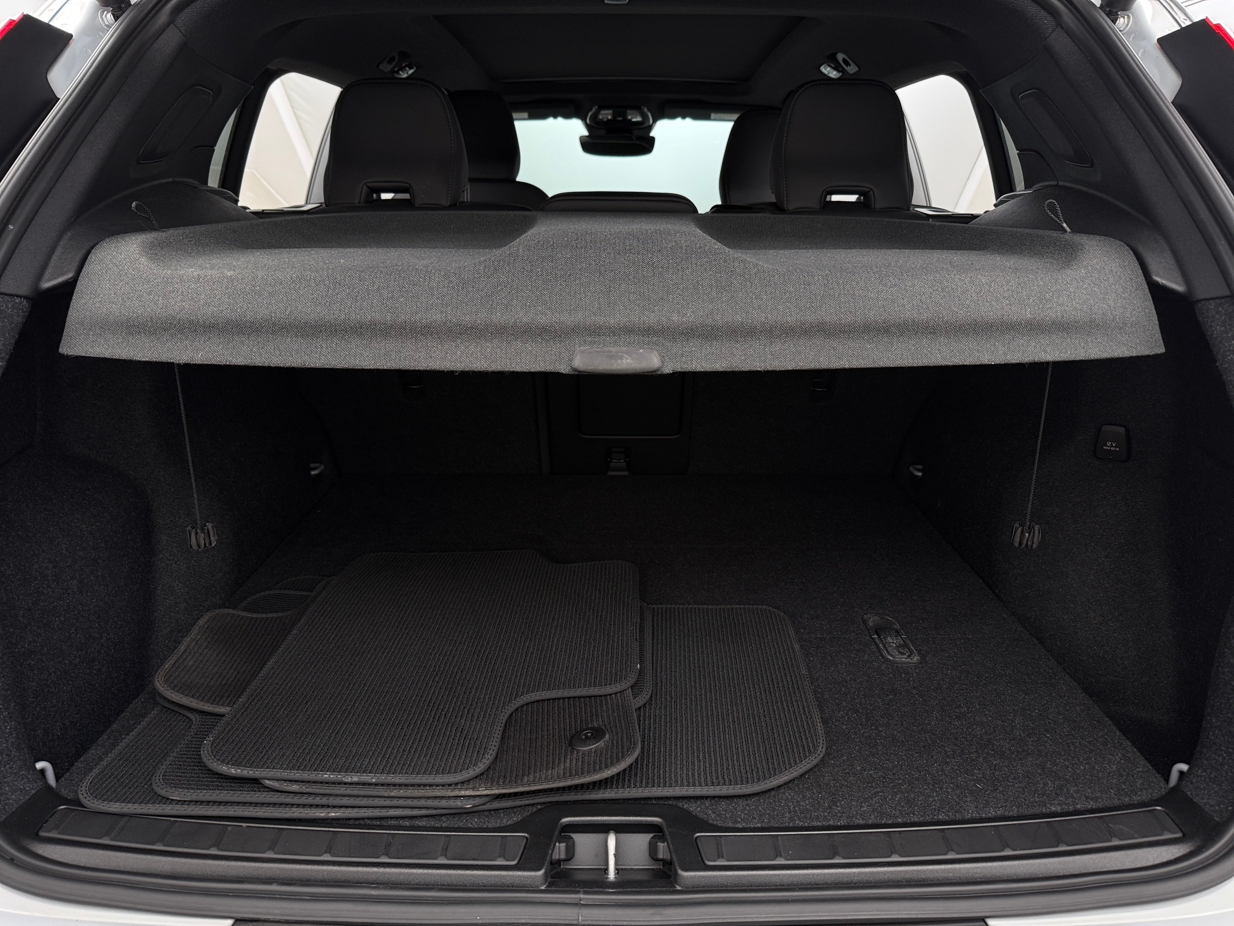 2022 Volvo XC40 Recharge Plus 6