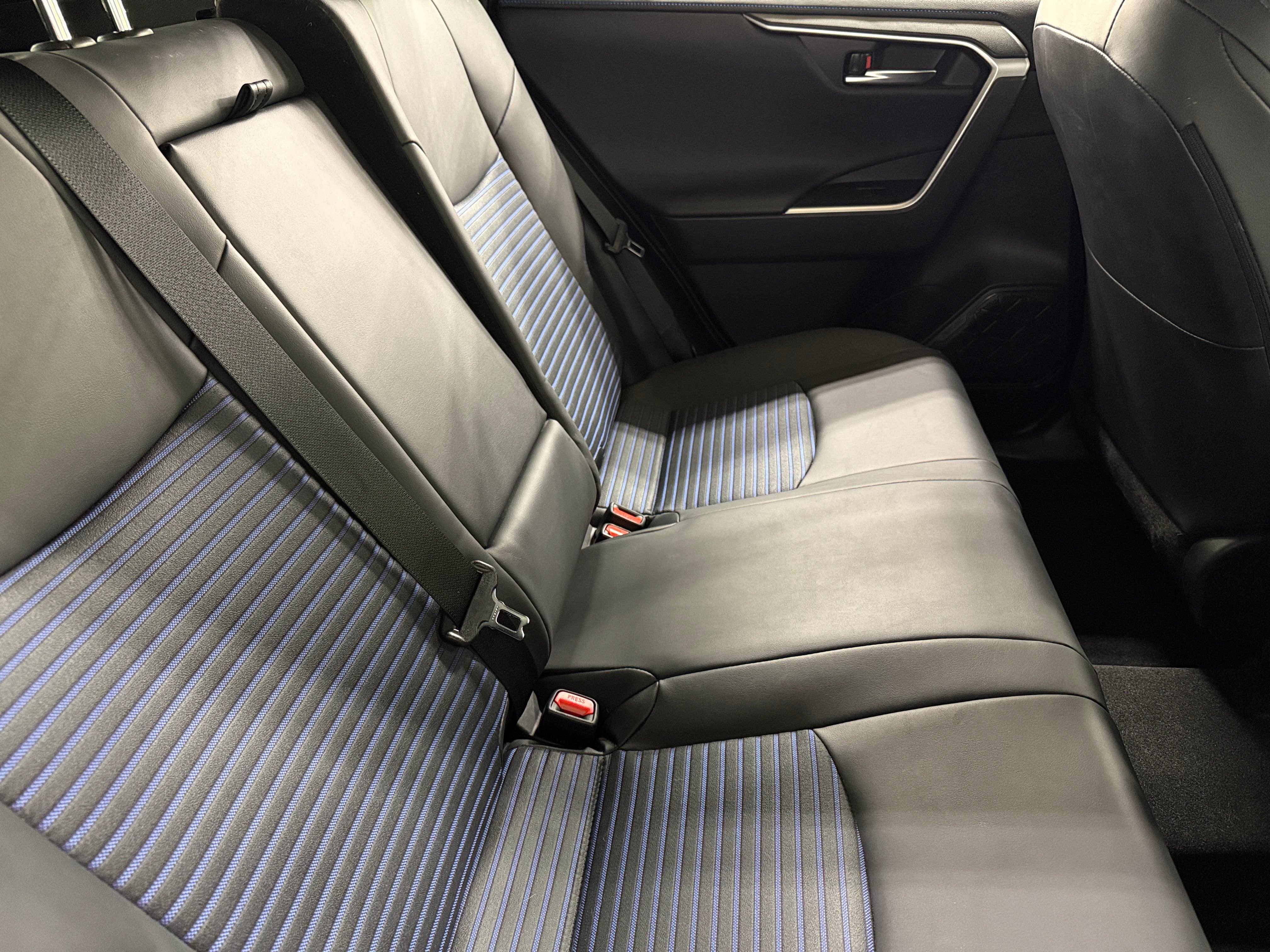 2023 Toyota RAV4 XSE 5
