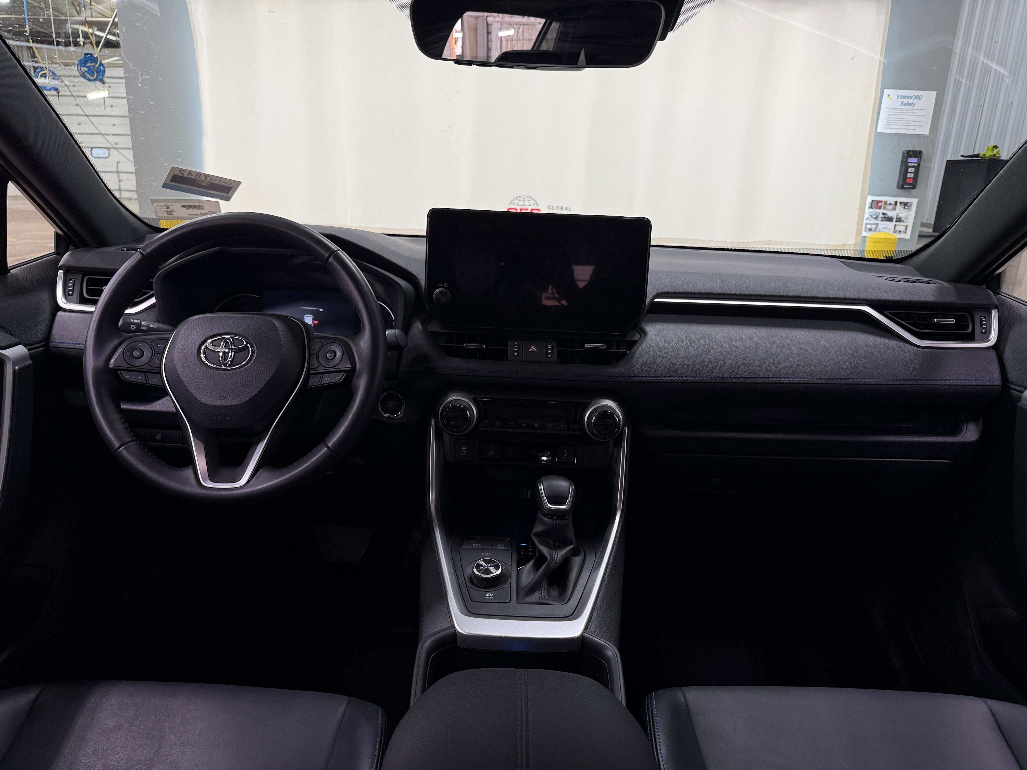 2023 Toyota RAV4 XSE 2
