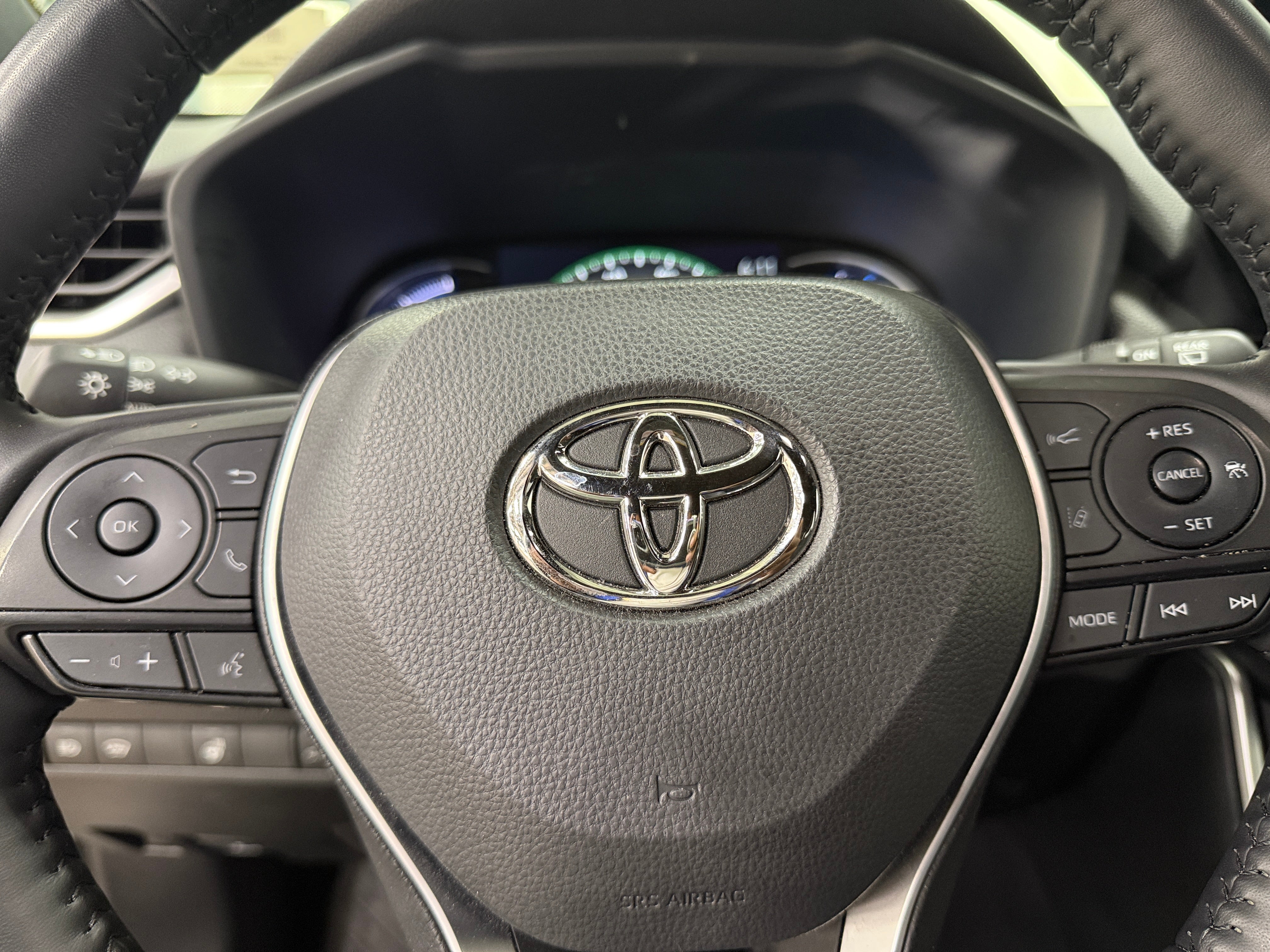2023 Toyota RAV4 XSE 4