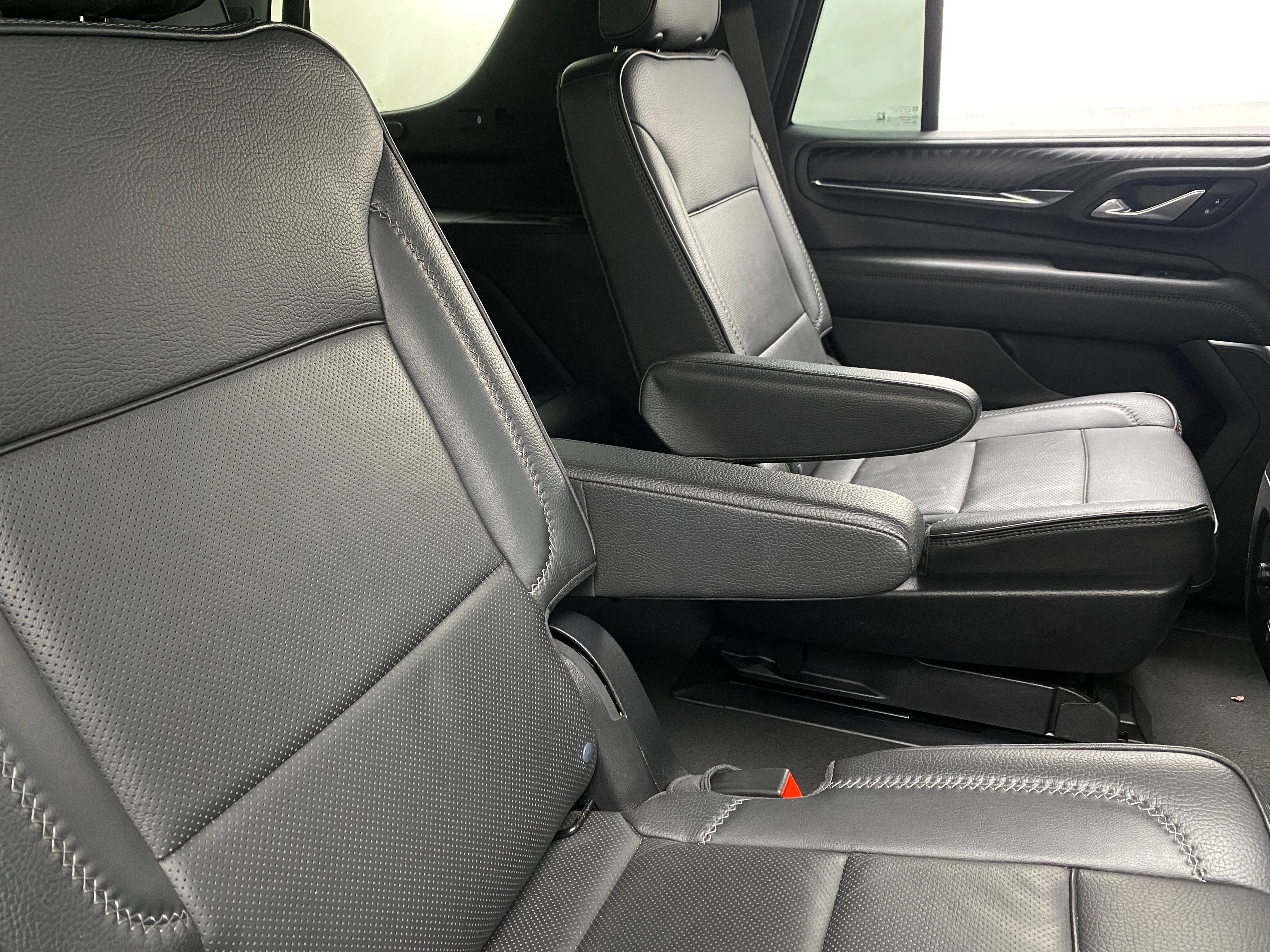 2023 GMC Yukon Denali 5