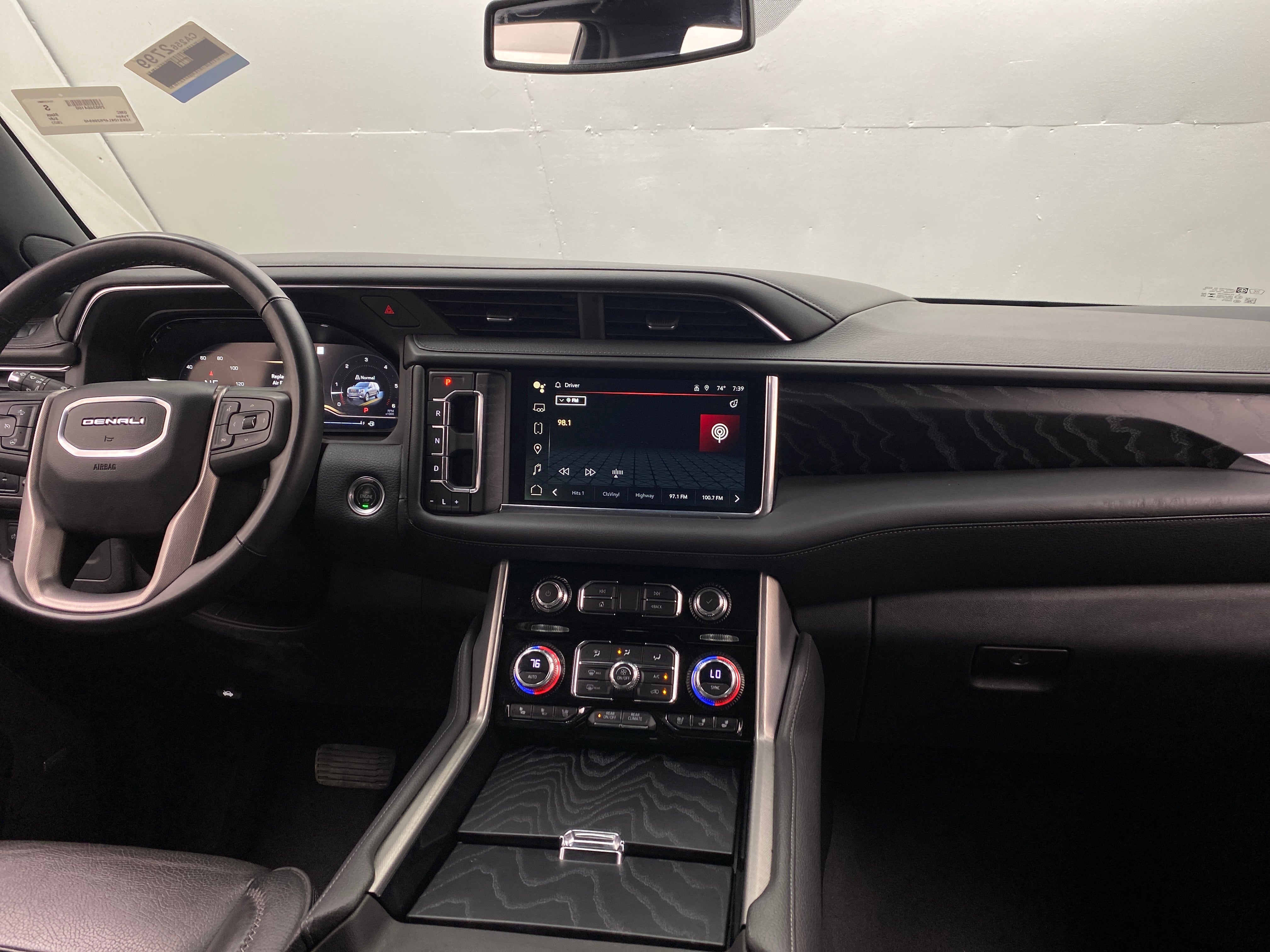 2023 GMC Yukon Denali 2