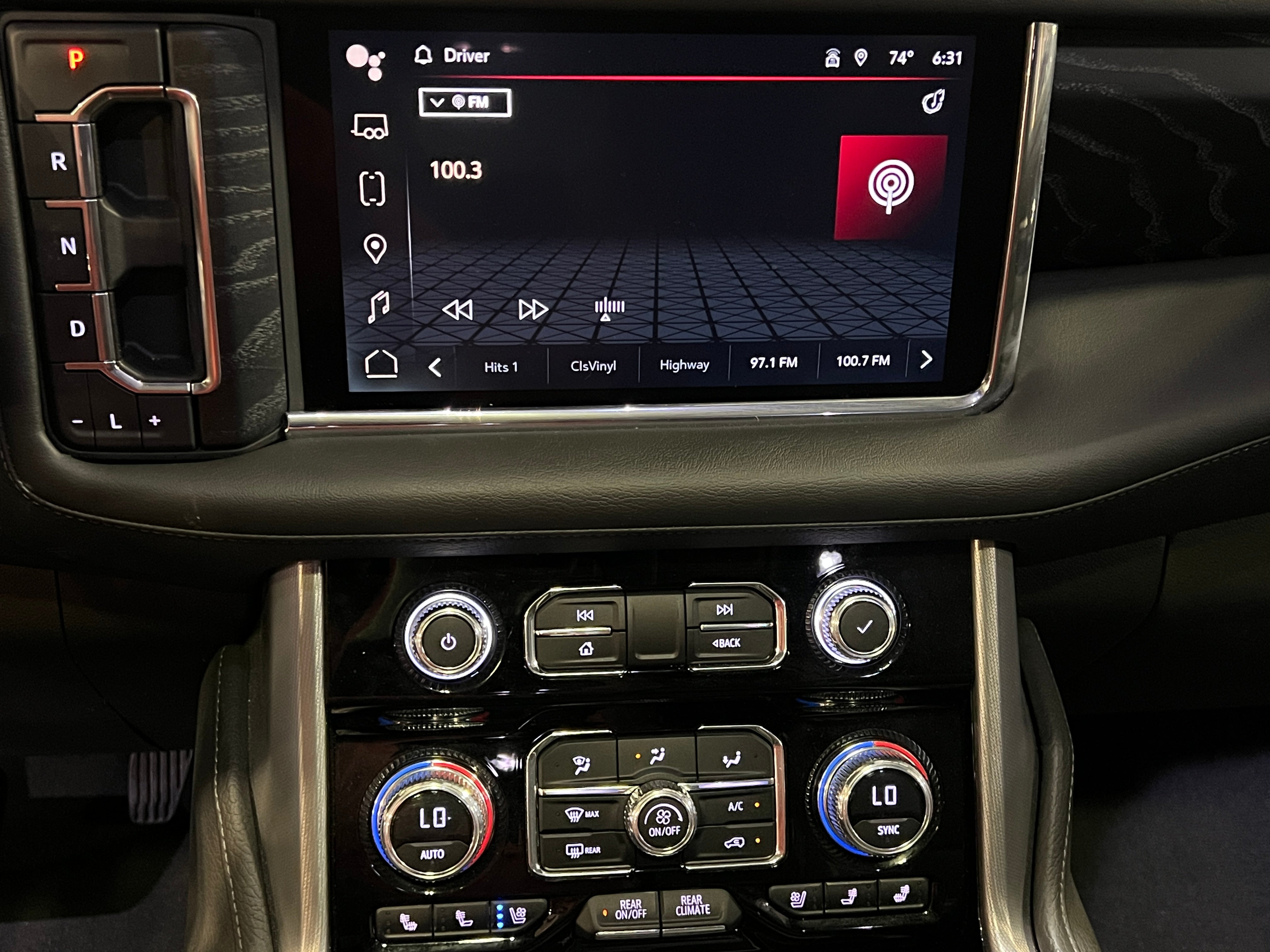2023 GMC Yukon Denali 3