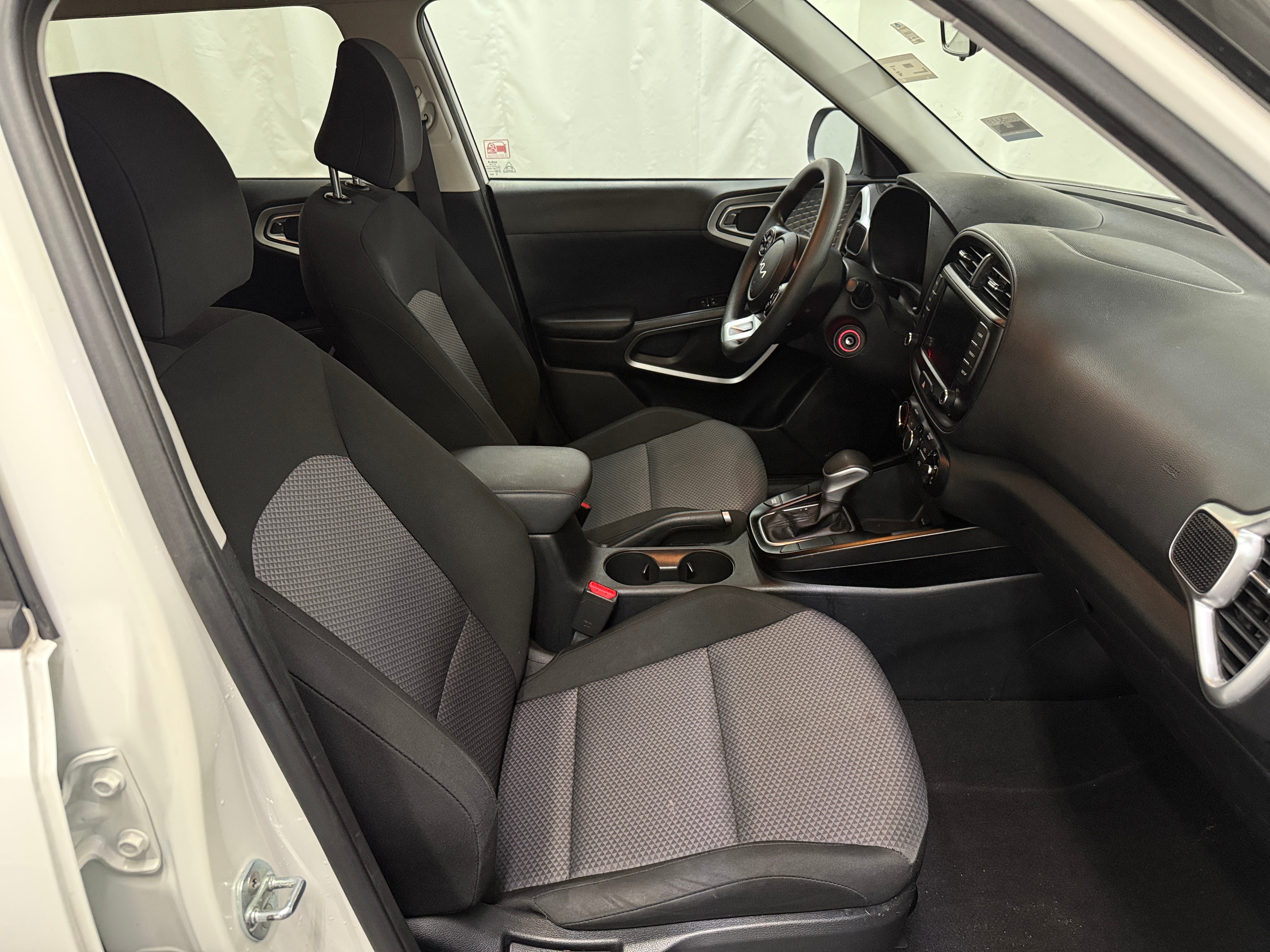 2022 Kia Soul LX 2