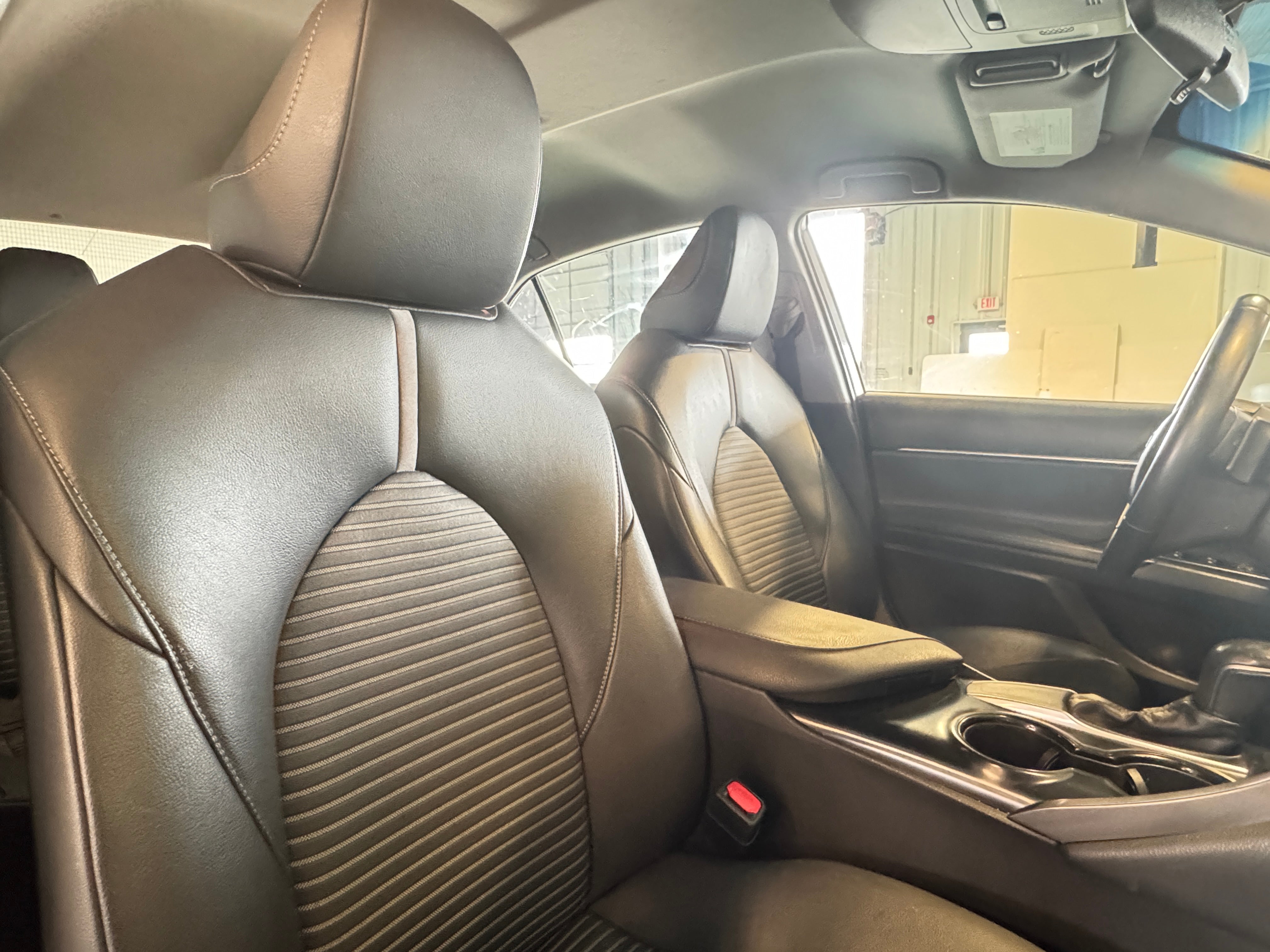 2018 Toyota Camry SE 2