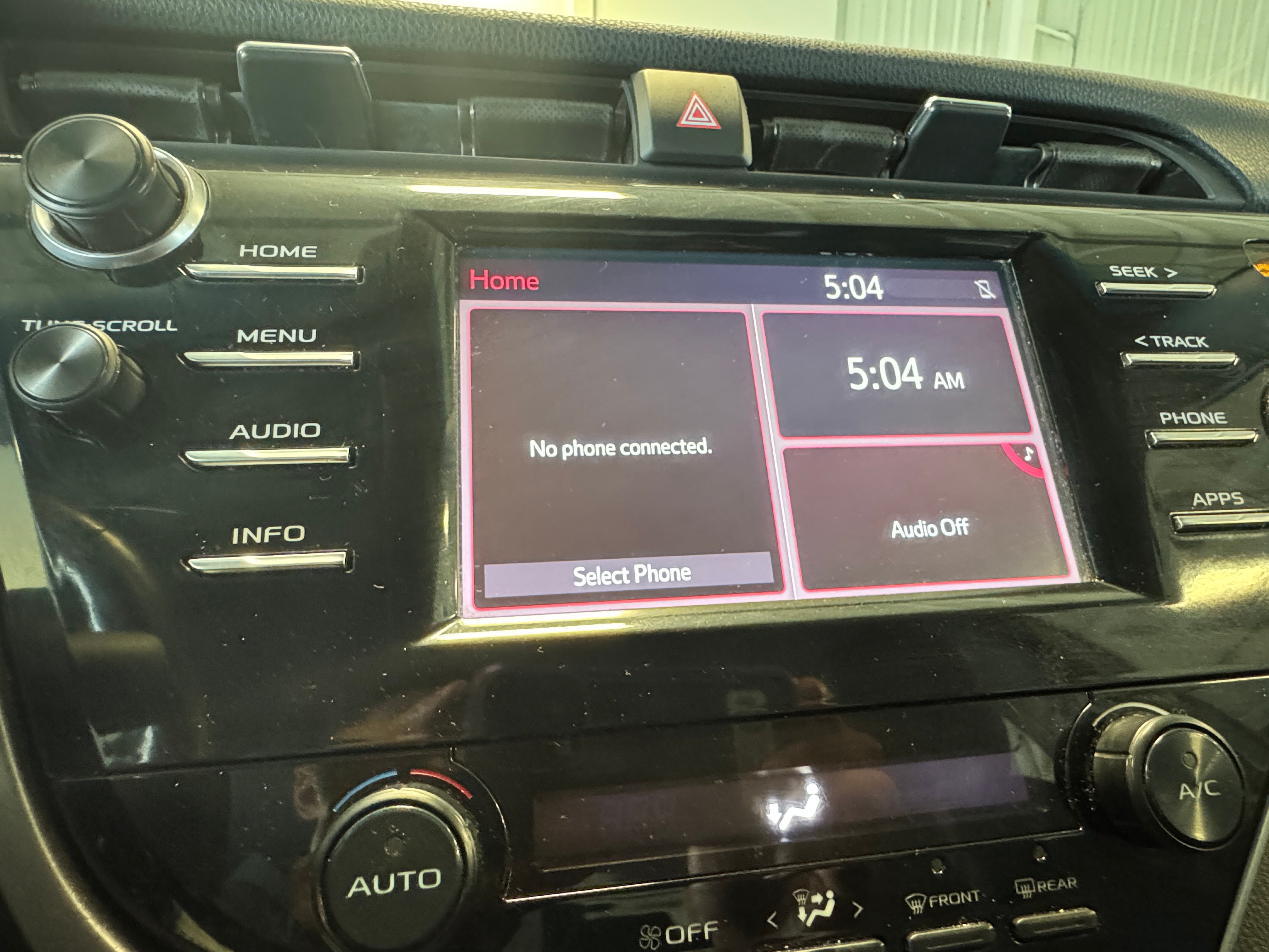 2018 Toyota Camry SE 4