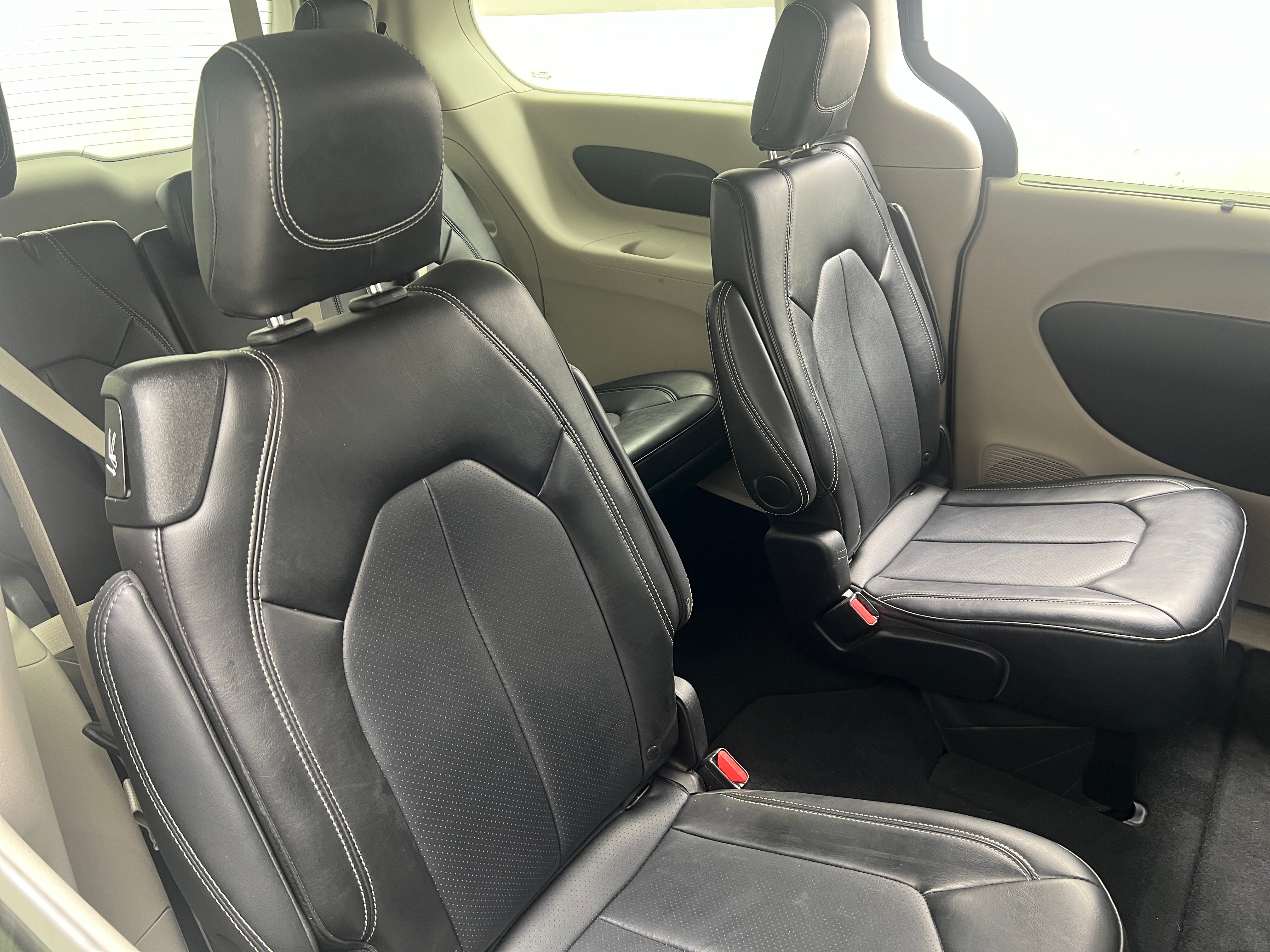 2024 Chrysler Pacifica Touring L 5